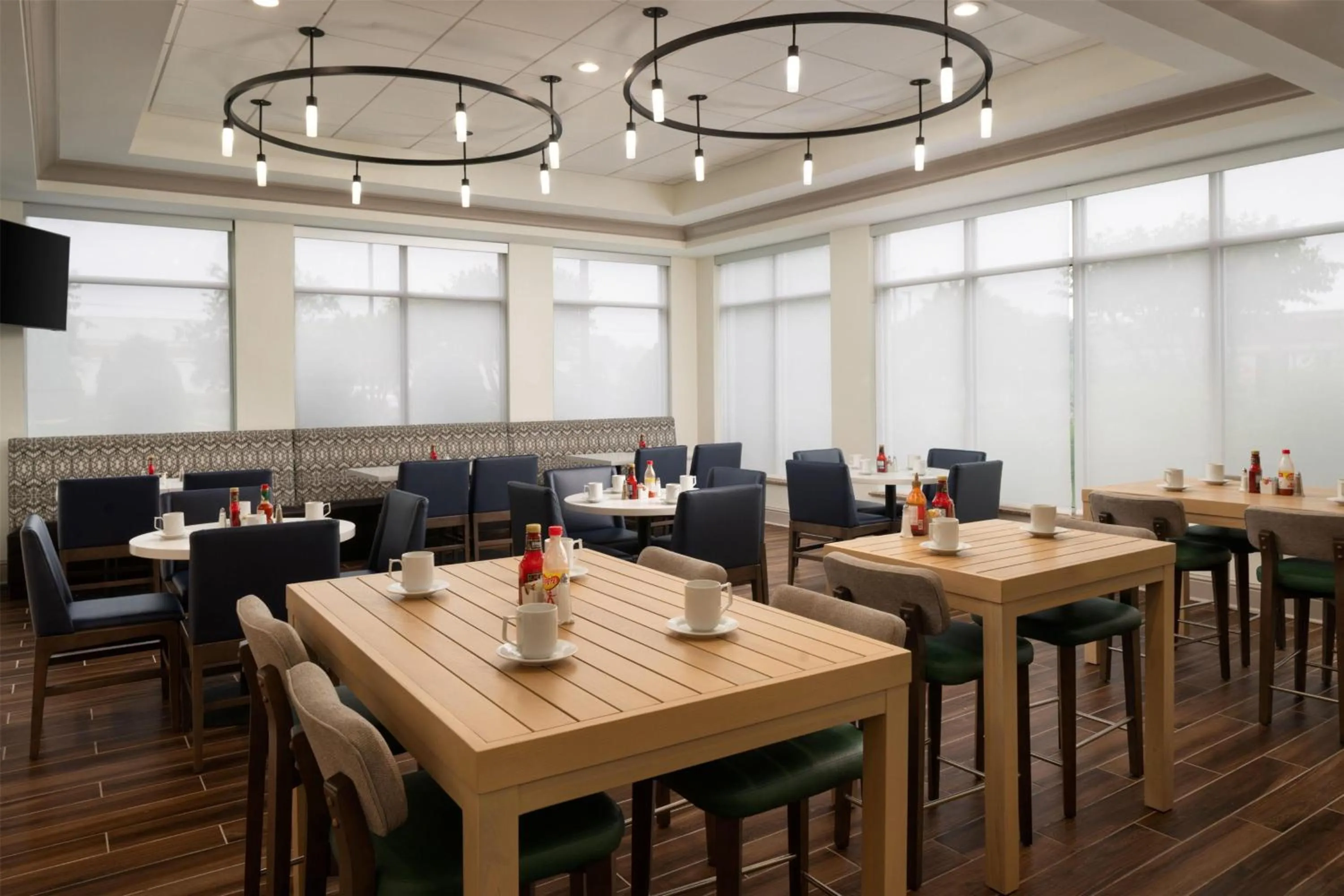 Restaurant/places to eat in Hilton Garden Inn Richmond South/Southpark