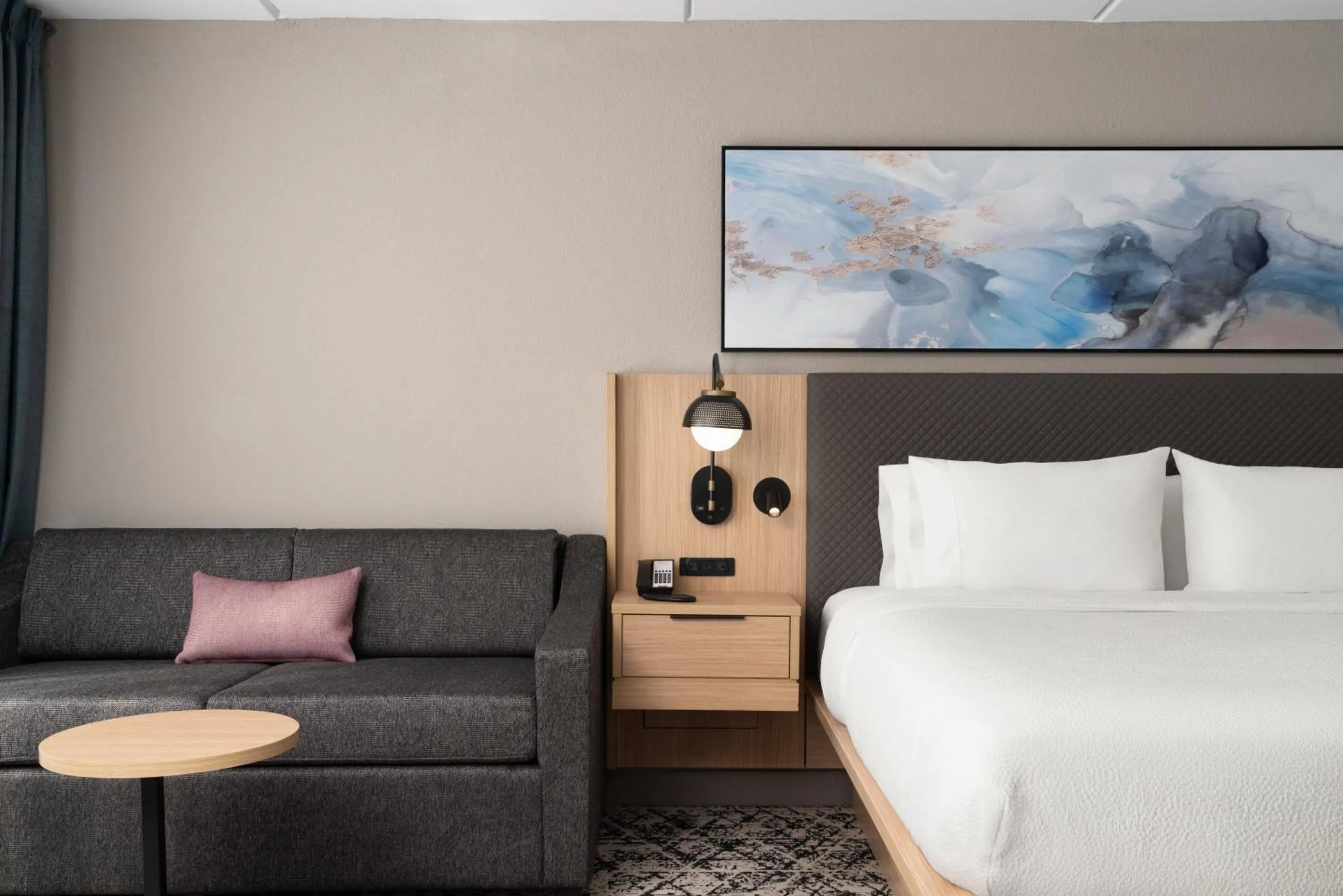 View (from property/room), Bed in Hilton Garden Inn Richmond South/Southpark