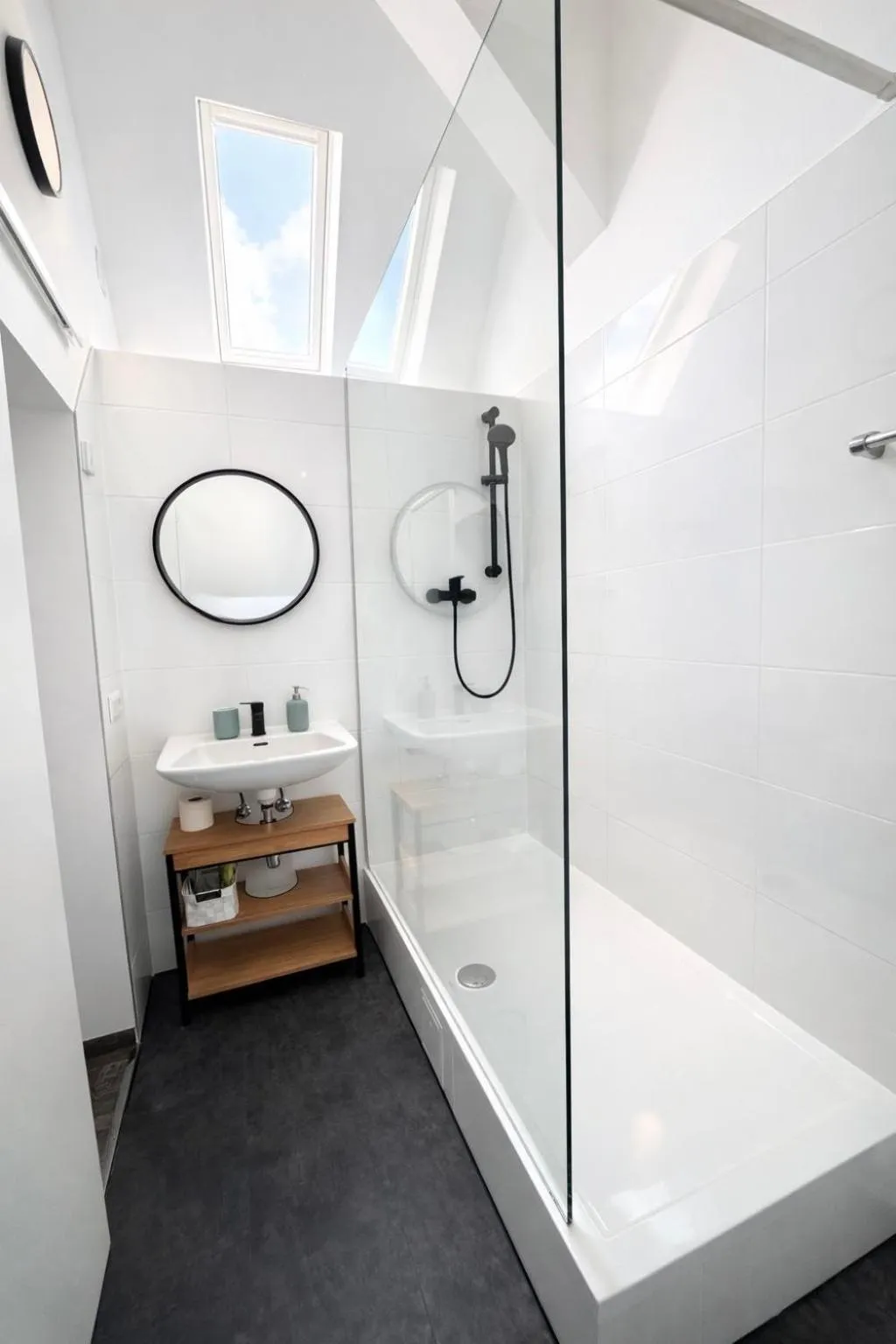 Shower in Gästehaus Kühnle