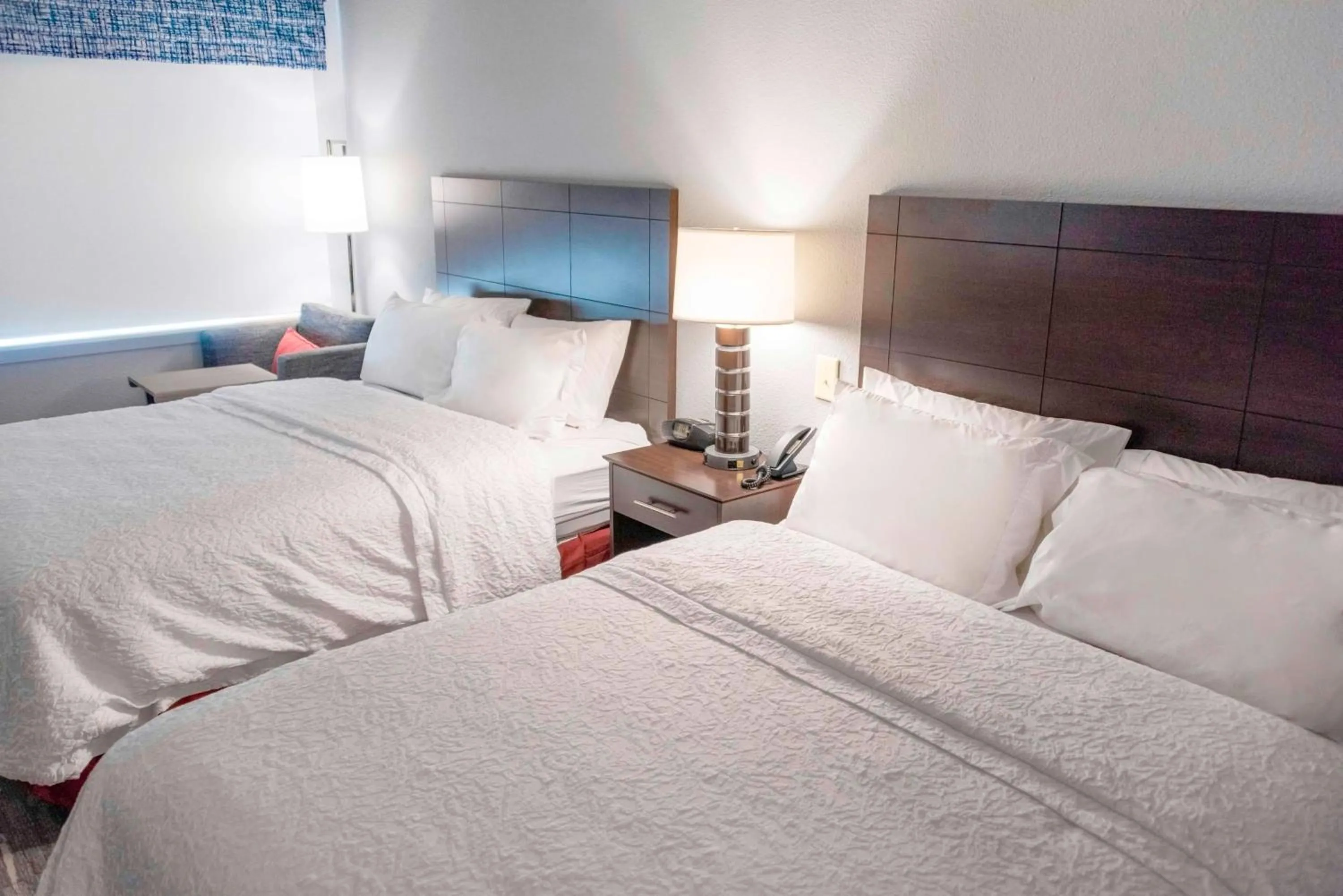 Bed in Hampton Inn Kinston