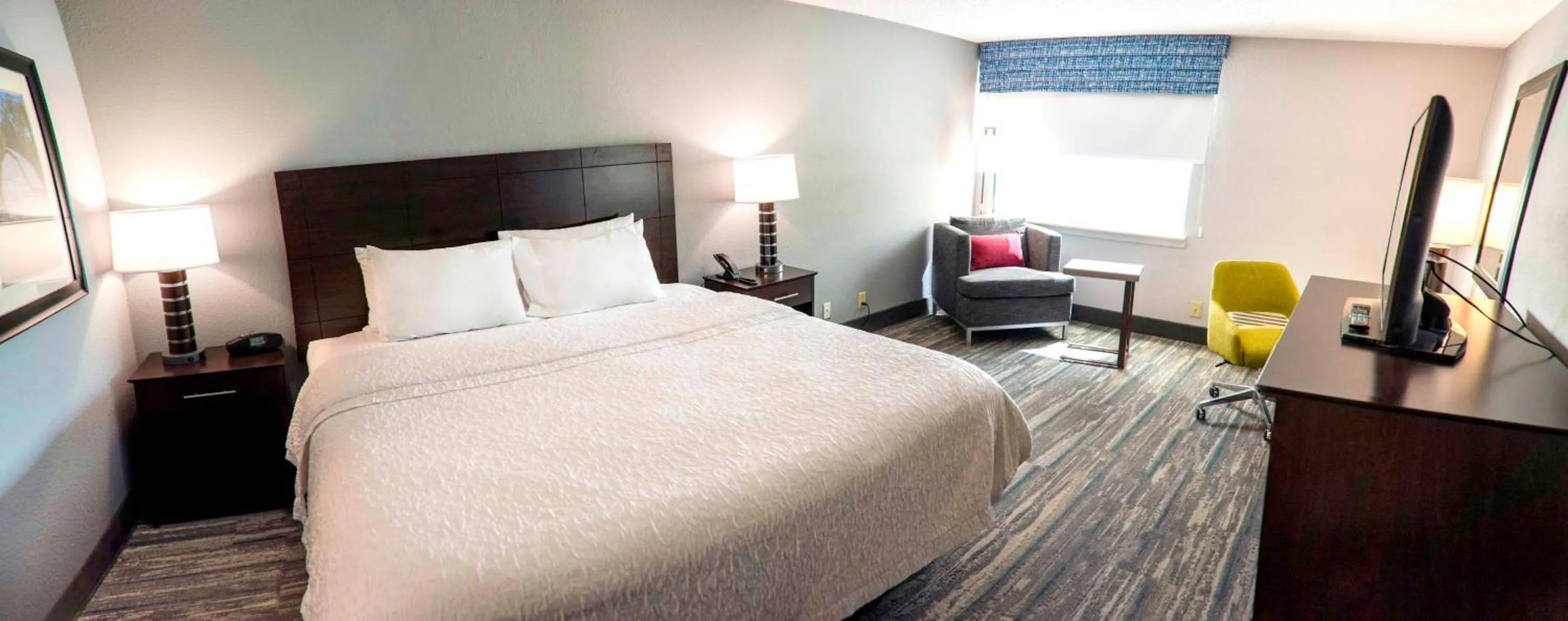 Bed in Hampton Inn Kinston