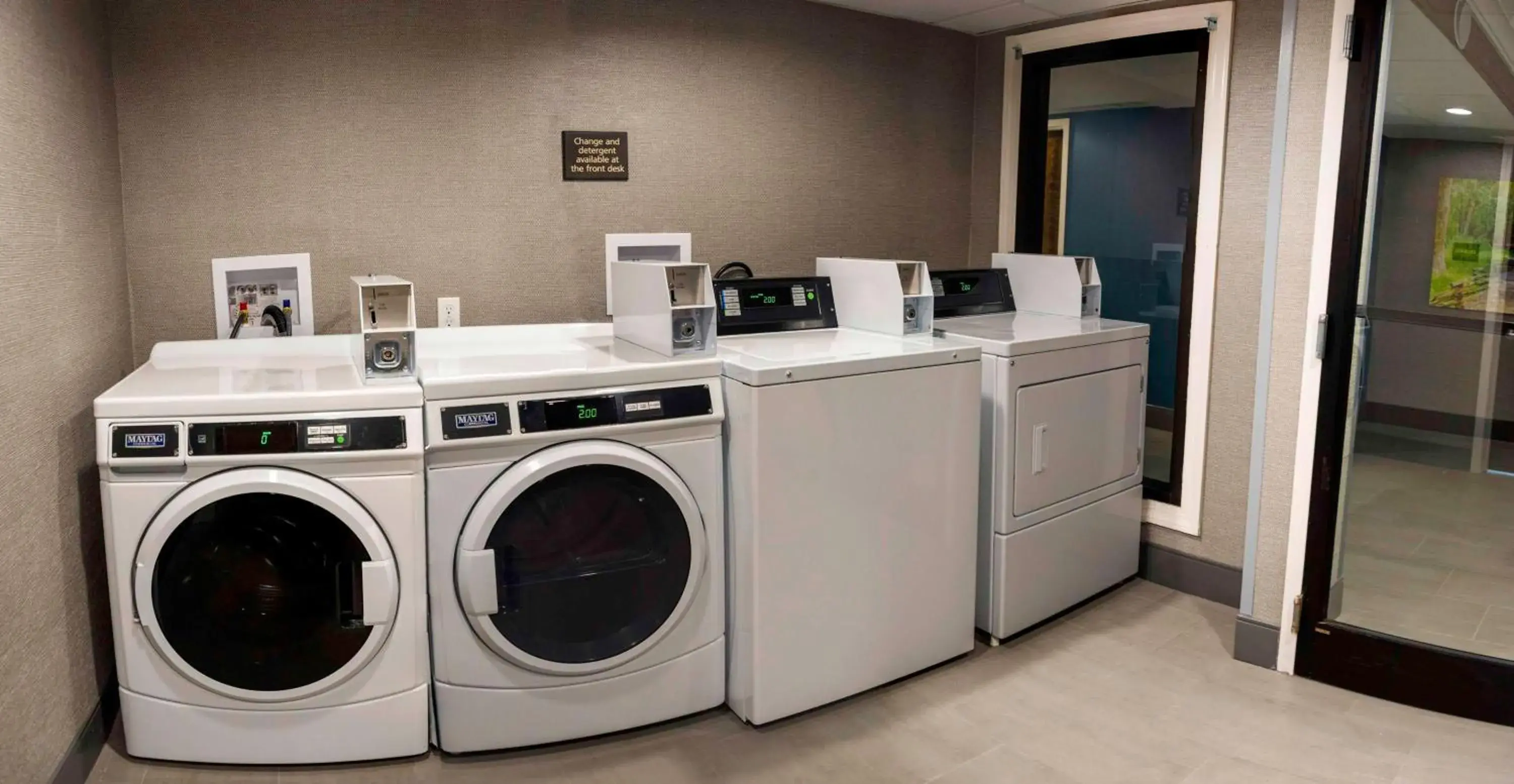 Property building in Hampton Inn Kinston Property building in Hampton Inn Kinston