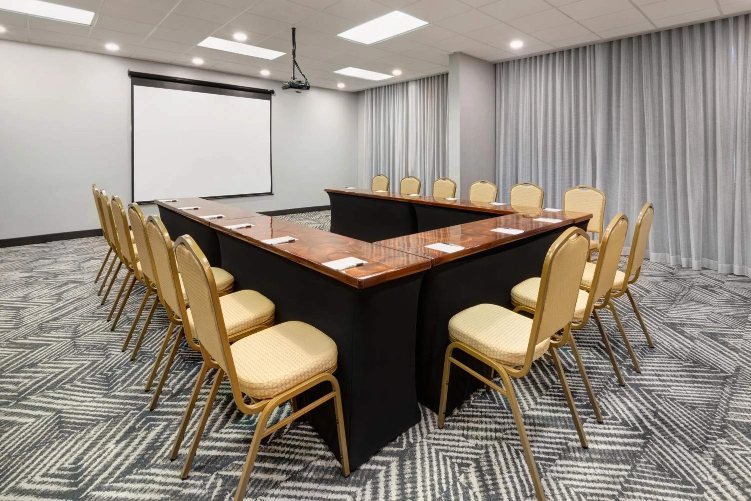 Business facilities in Radisson Hotel Nashville Airport