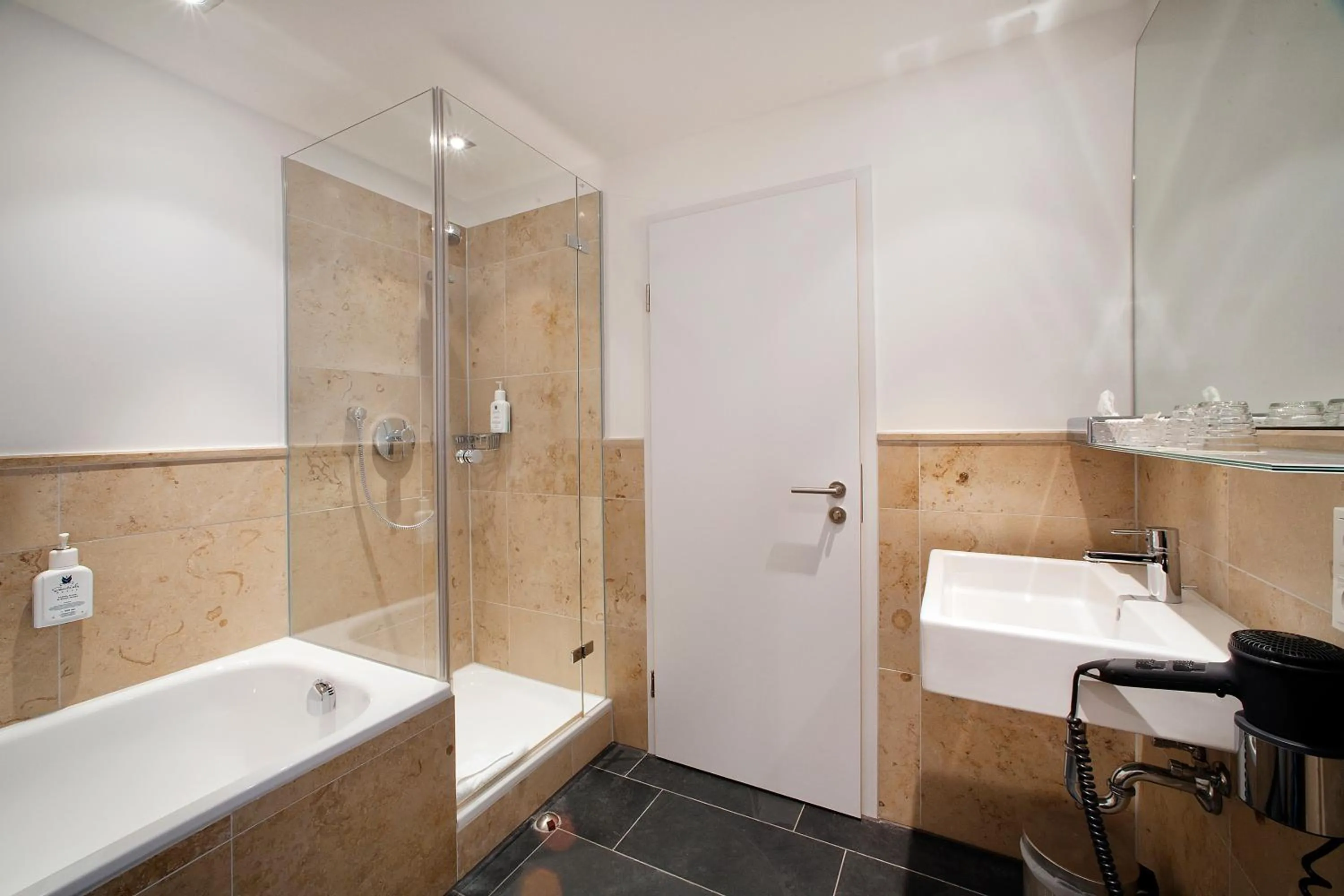 Bathroom in AKZENT Brauerei Hotel Hirsch