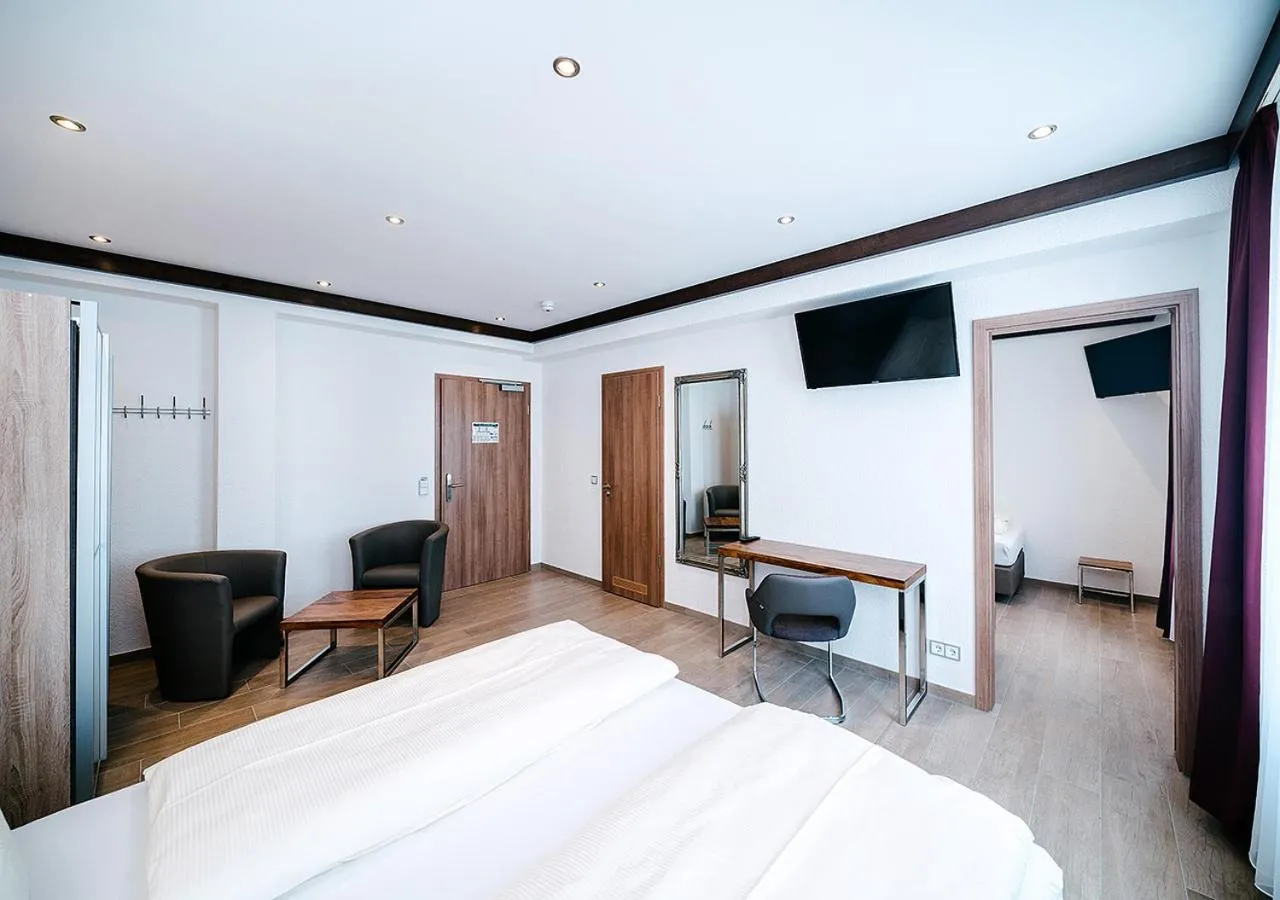 Comfort Family Room with Connecting Door in Central City Hotel