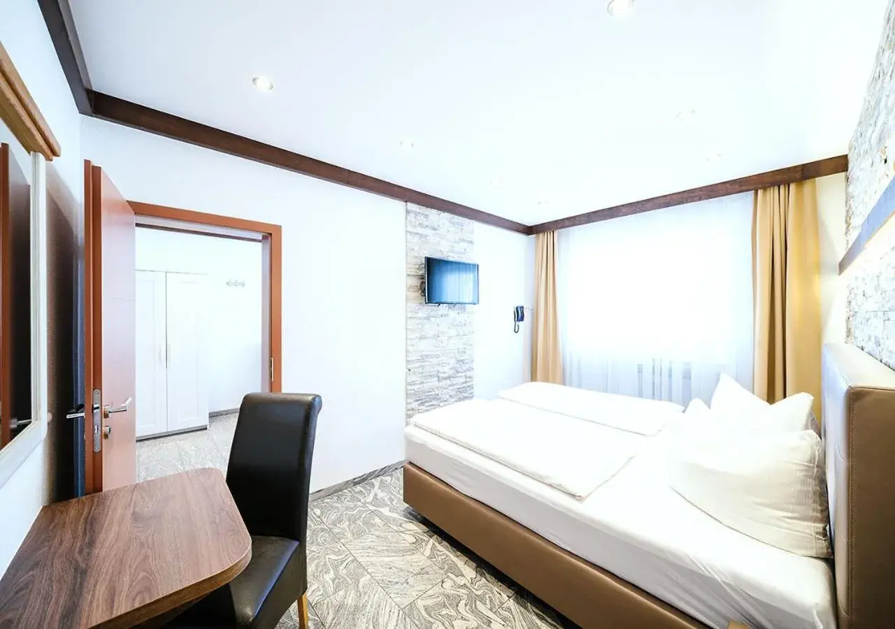 Family Room with a connecting door in Central City Hotel Family Room with a connecting door in Central City Hotel