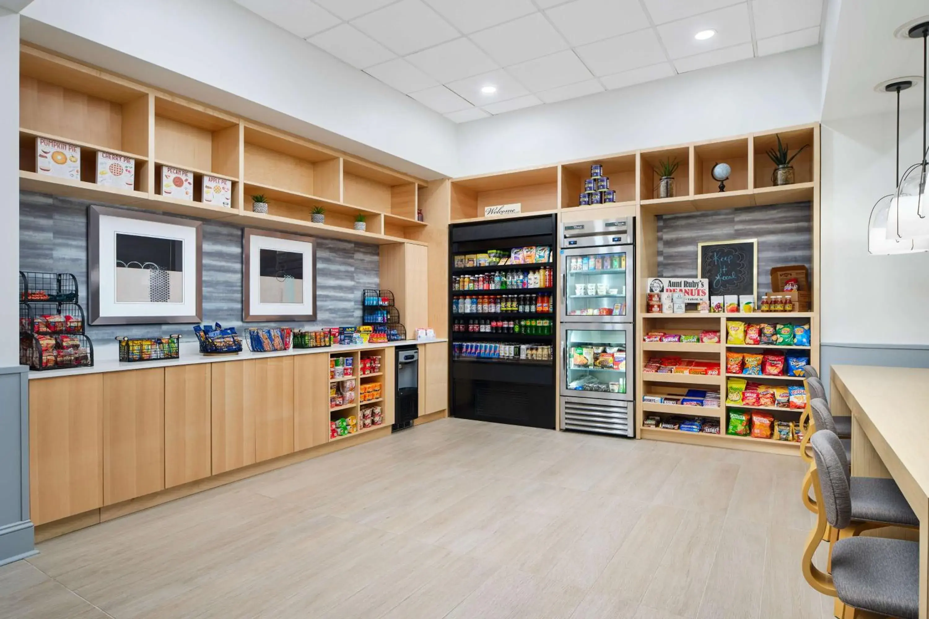 Restaurant/places to eat in DoubleTree by Hilton Rocky Mount Restaurant/places to eat in DoubleTree by Hilton Rocky Mount