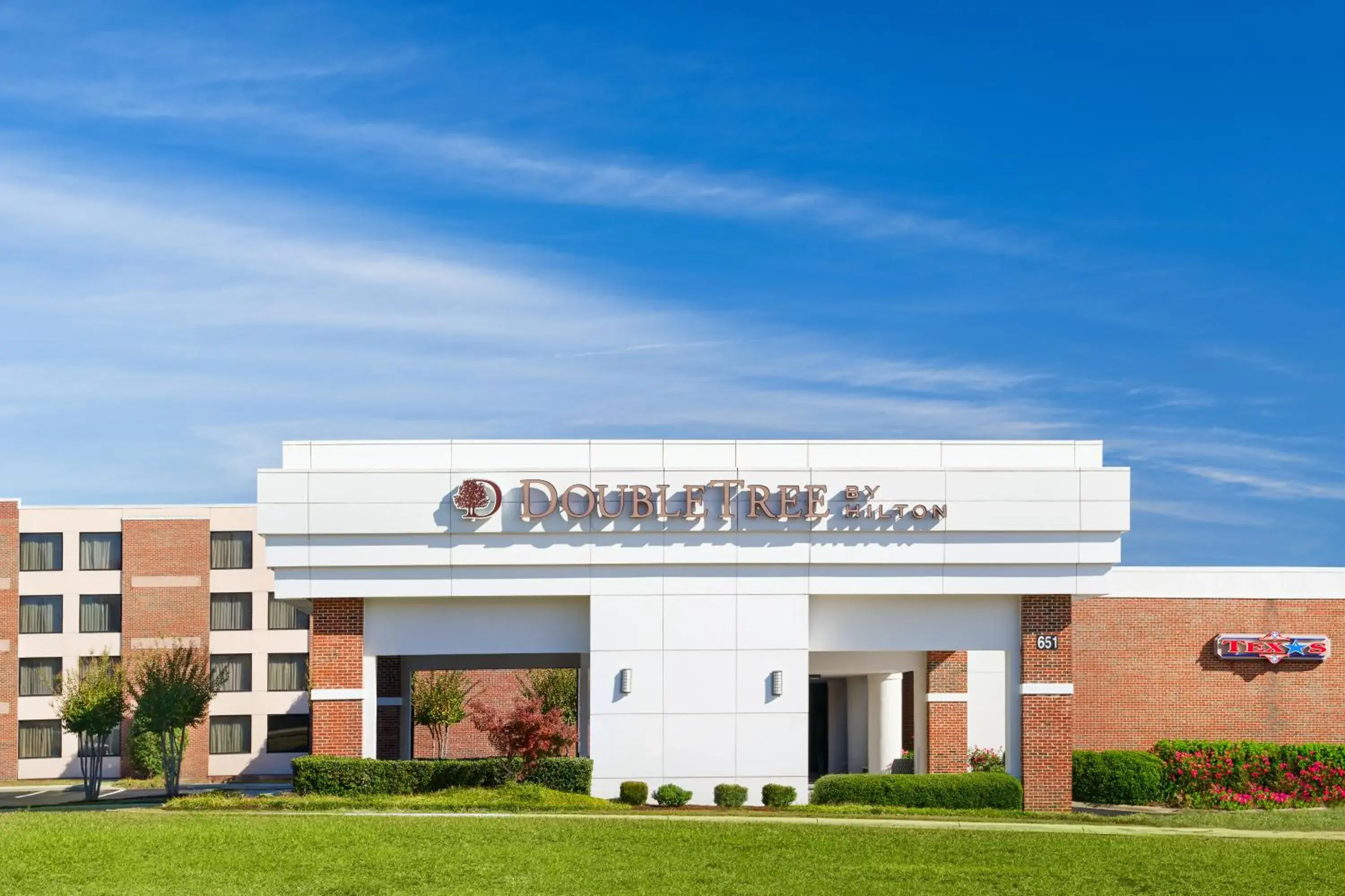 Property building in DoubleTree by Hilton Rocky Mount Property building in DoubleTree by Hilton Rocky Mount
