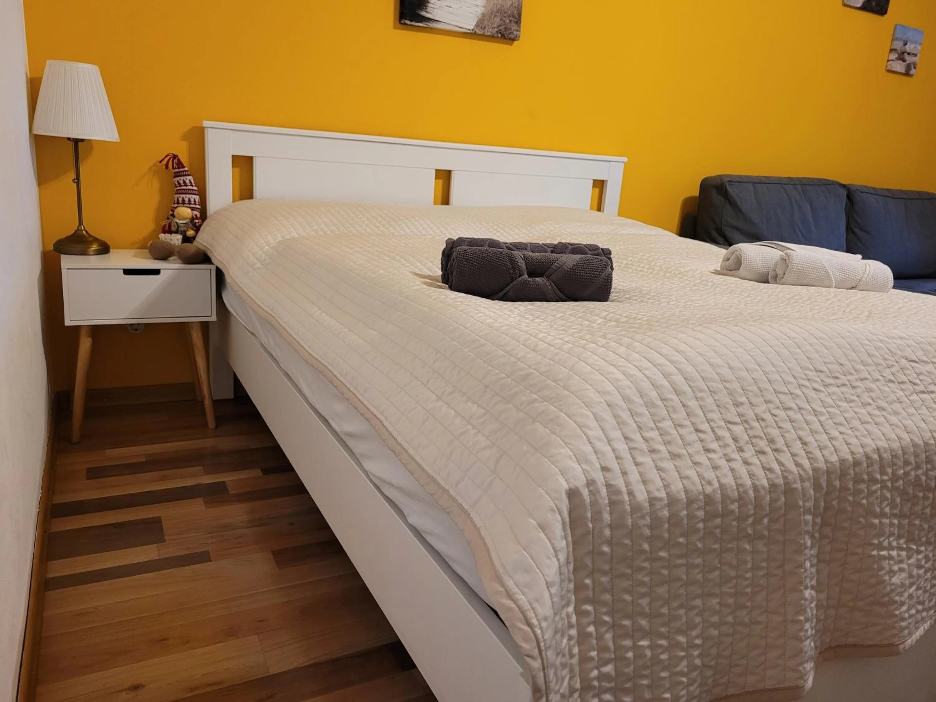 Bedroom, Bed in Leopoldauer Apartment