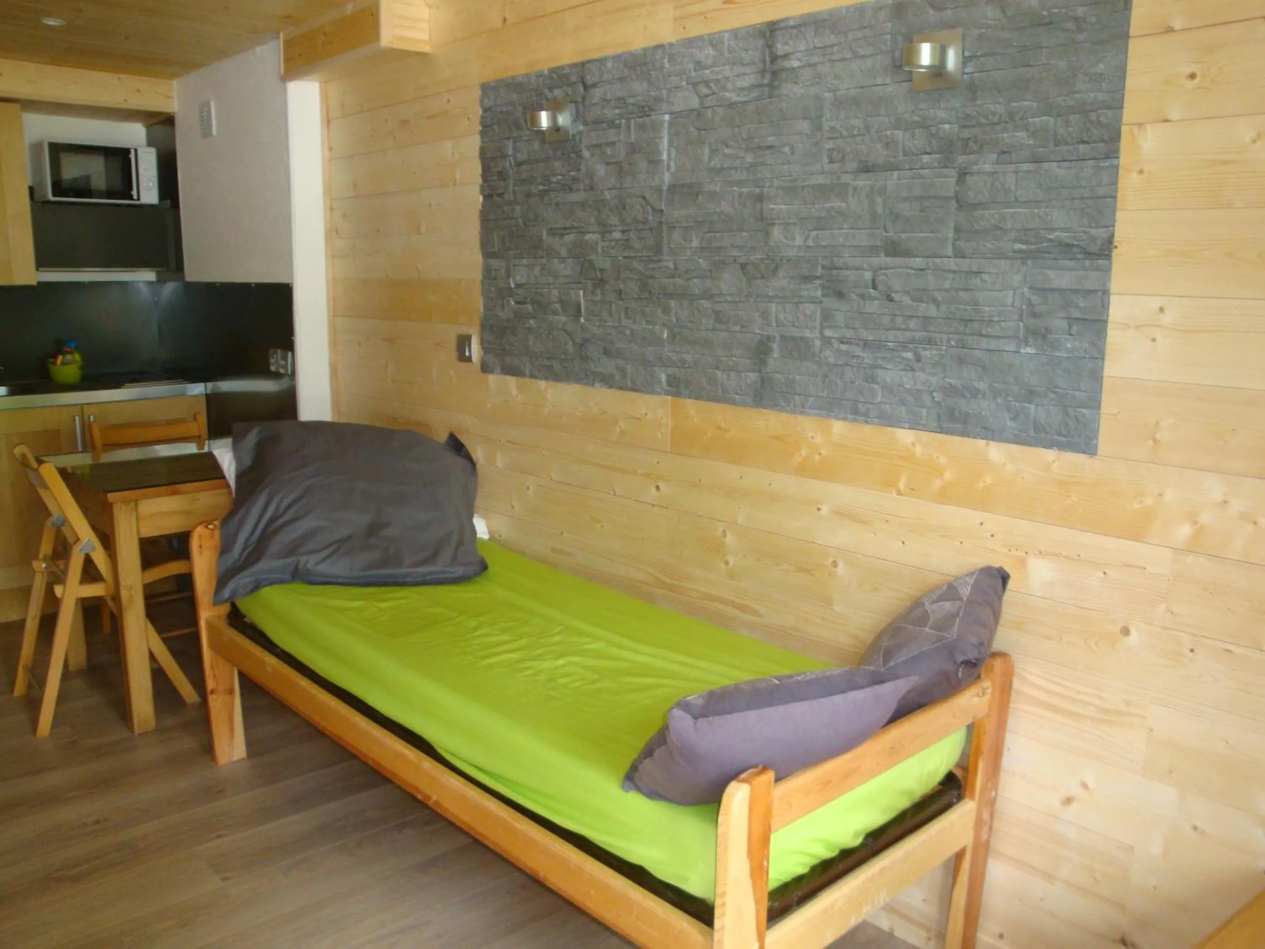 Kitchen or kitchenette in Chambres d'hôtes le génépi