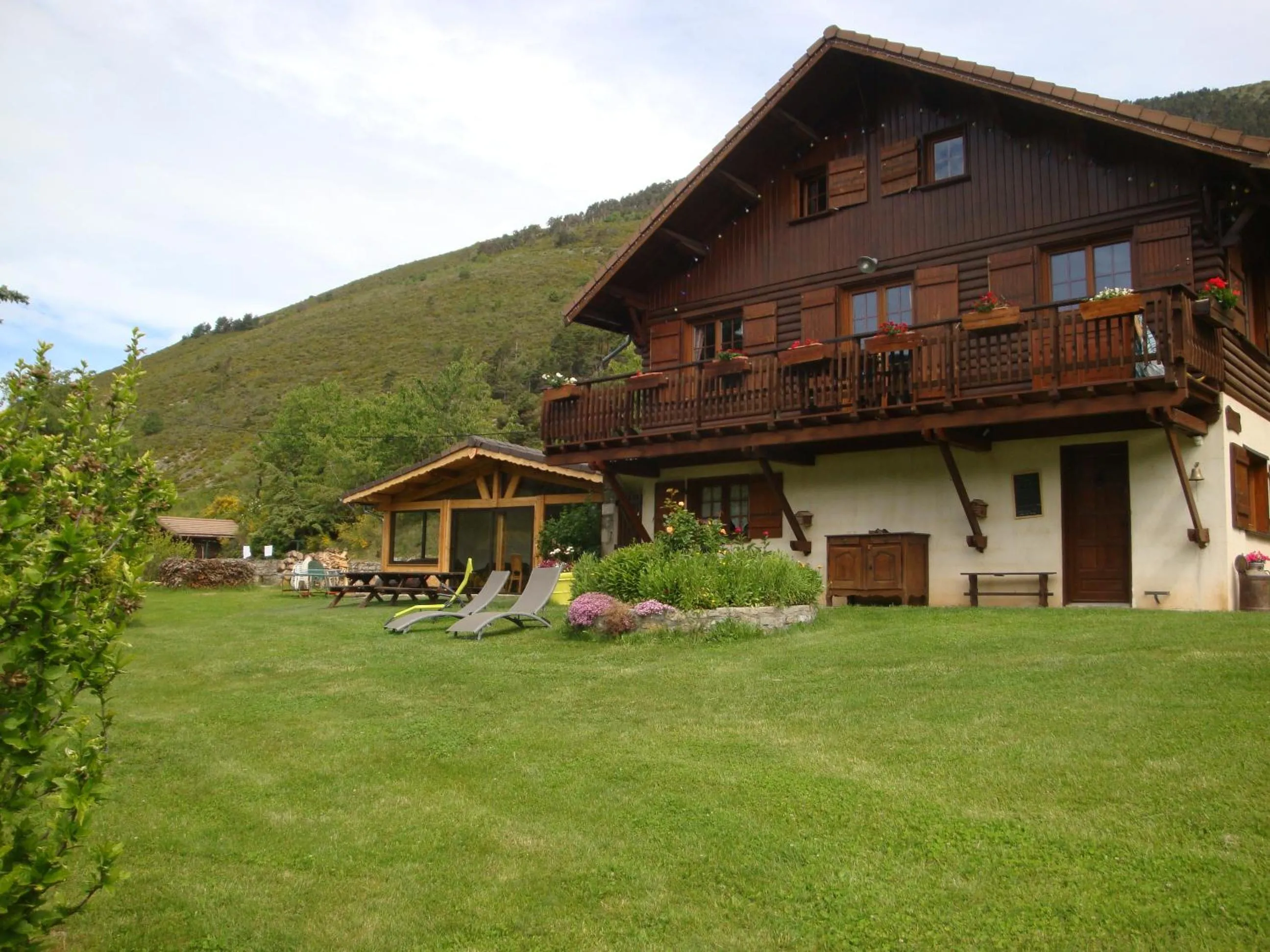Property building in Chambres d'hôtes le génépi