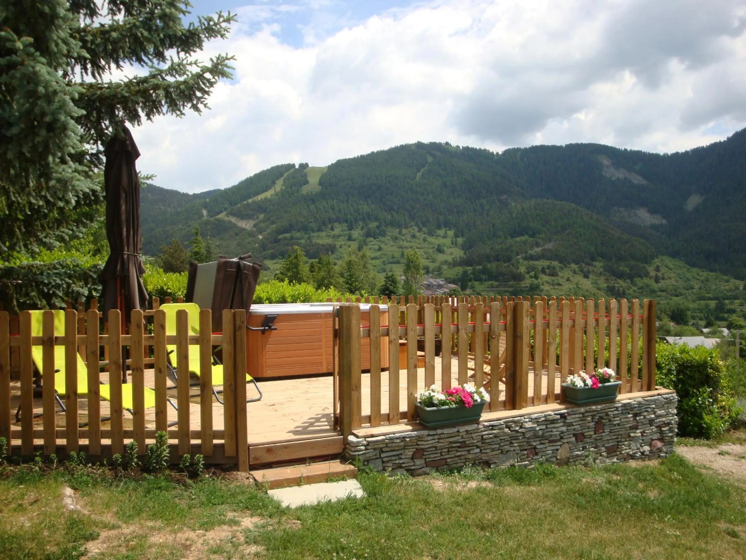 Hot Tub in Chambres d'hôtes le génépi
