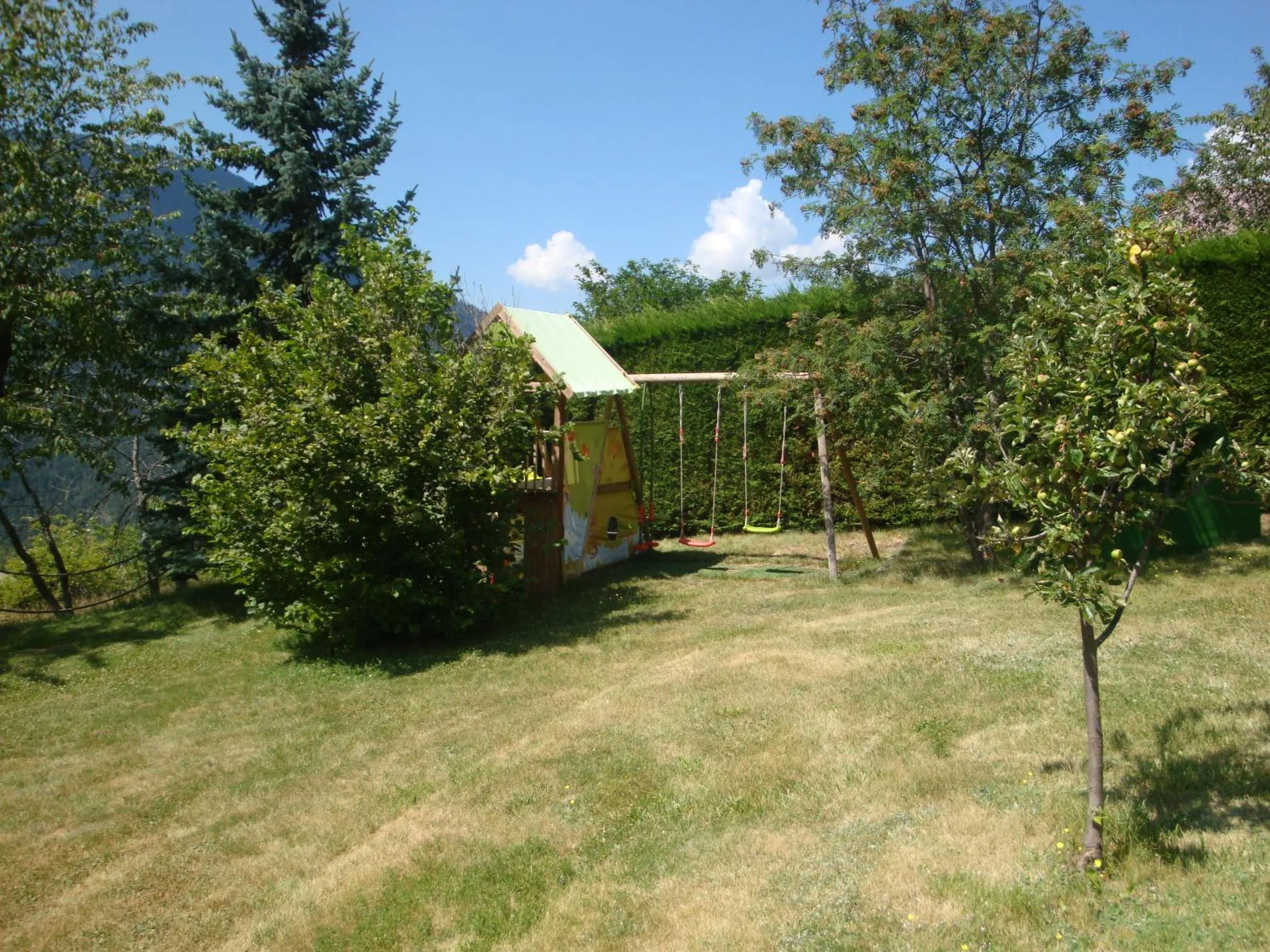Garden in Chambres d'hôtes le génépi