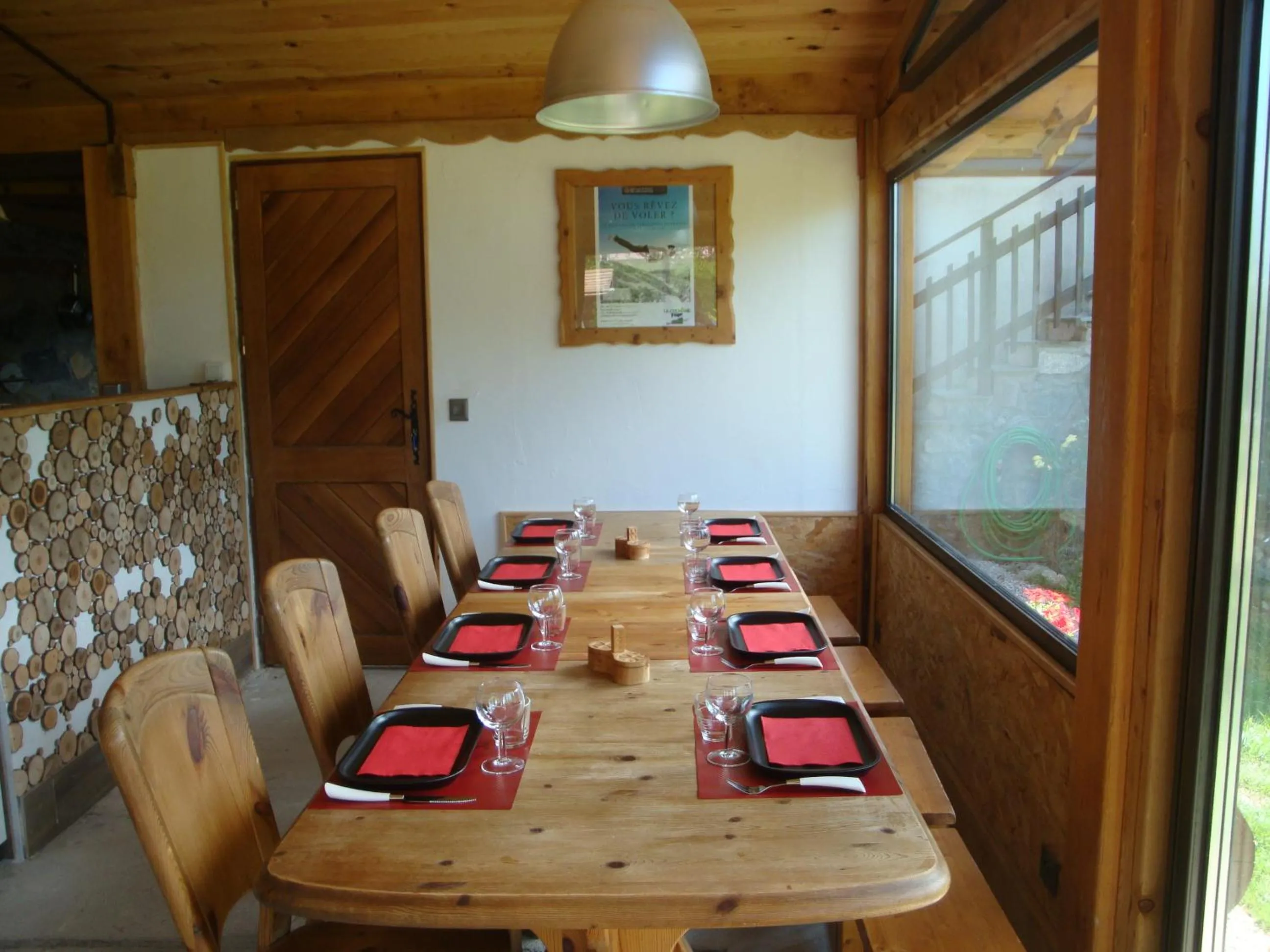 Restaurant/places to eat in Chambres d'hôtes le génépi