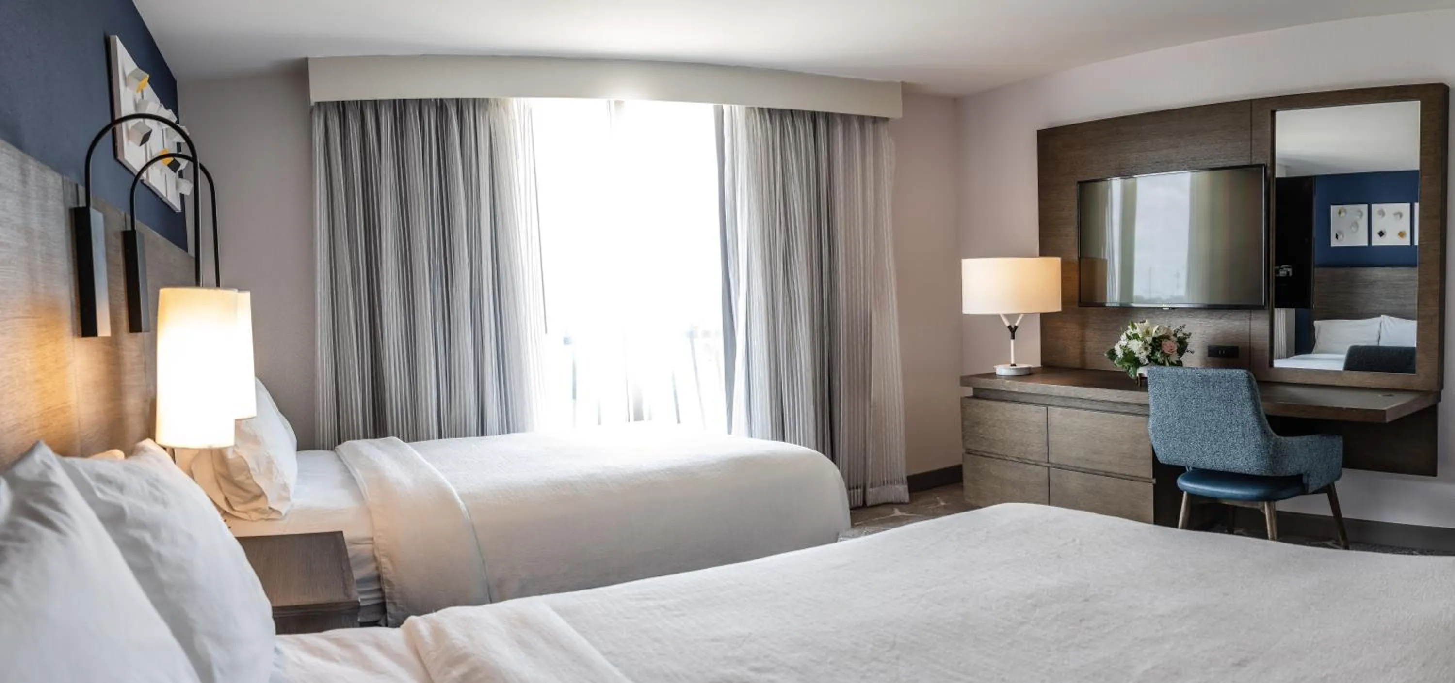 Bed in Embassy Suites by Hilton Tulsa I-44