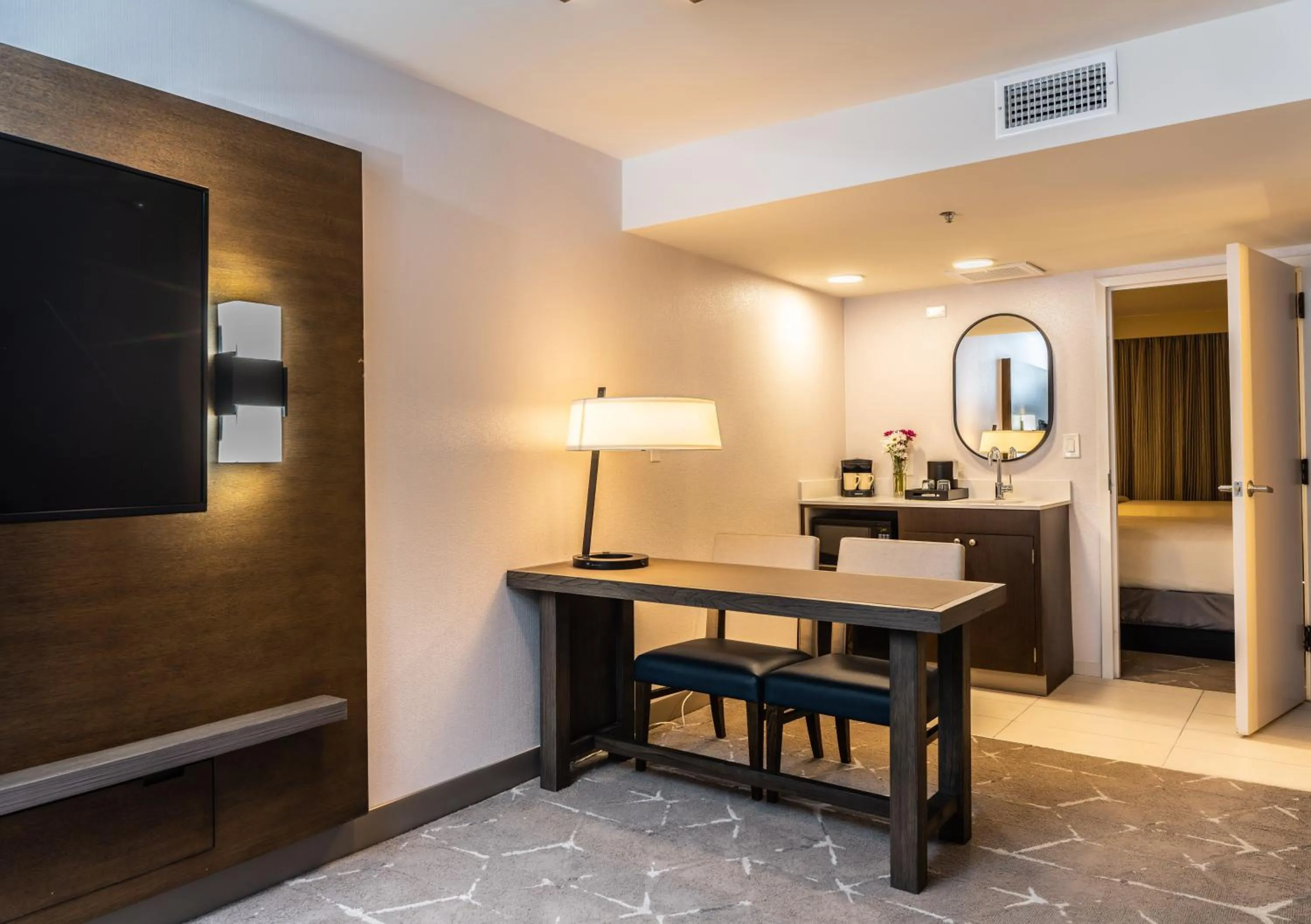 Embassy Suites by Hilton Tulsa I-44