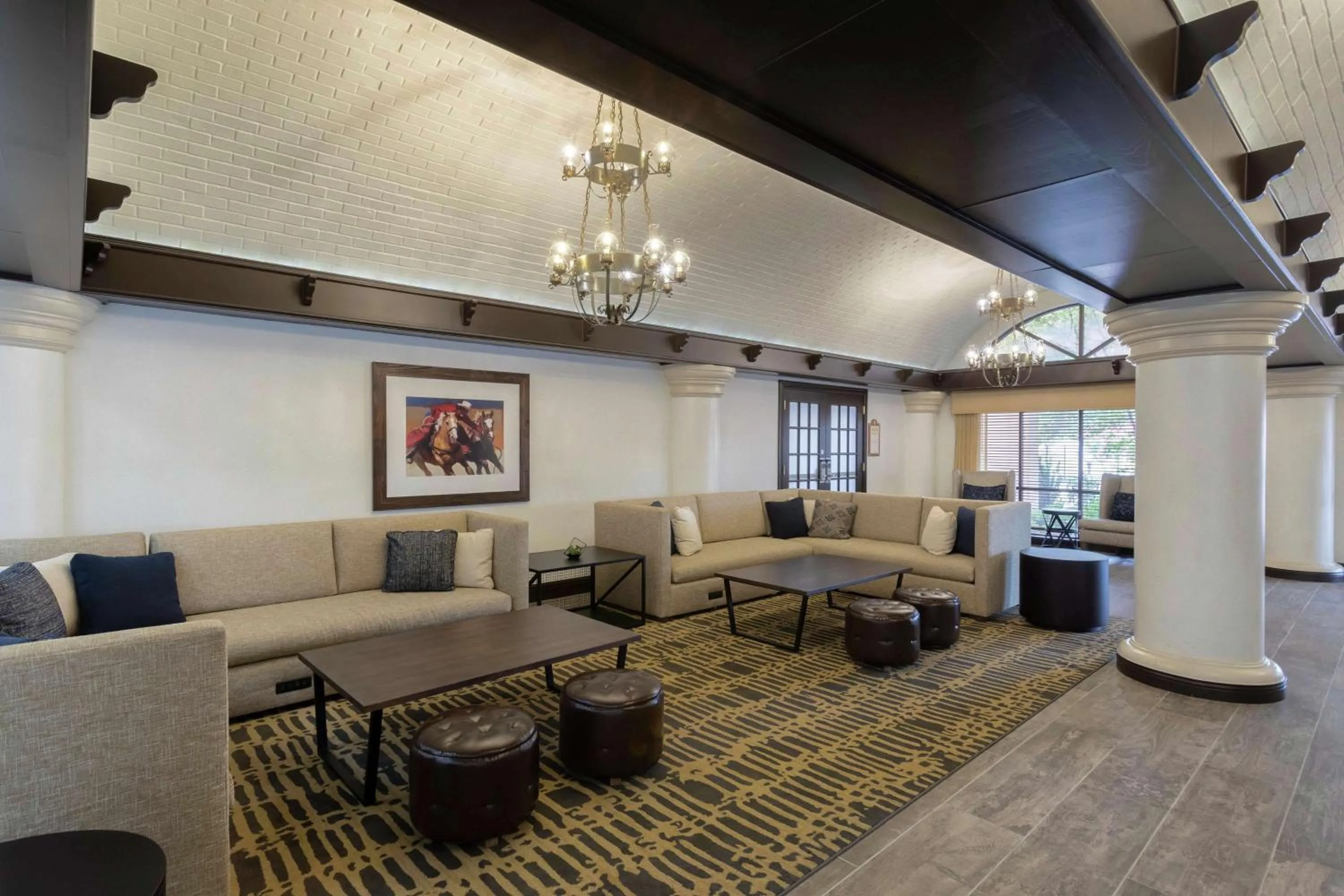 Lobby or reception in Embassy Suites by Hilton Tulsa I-44