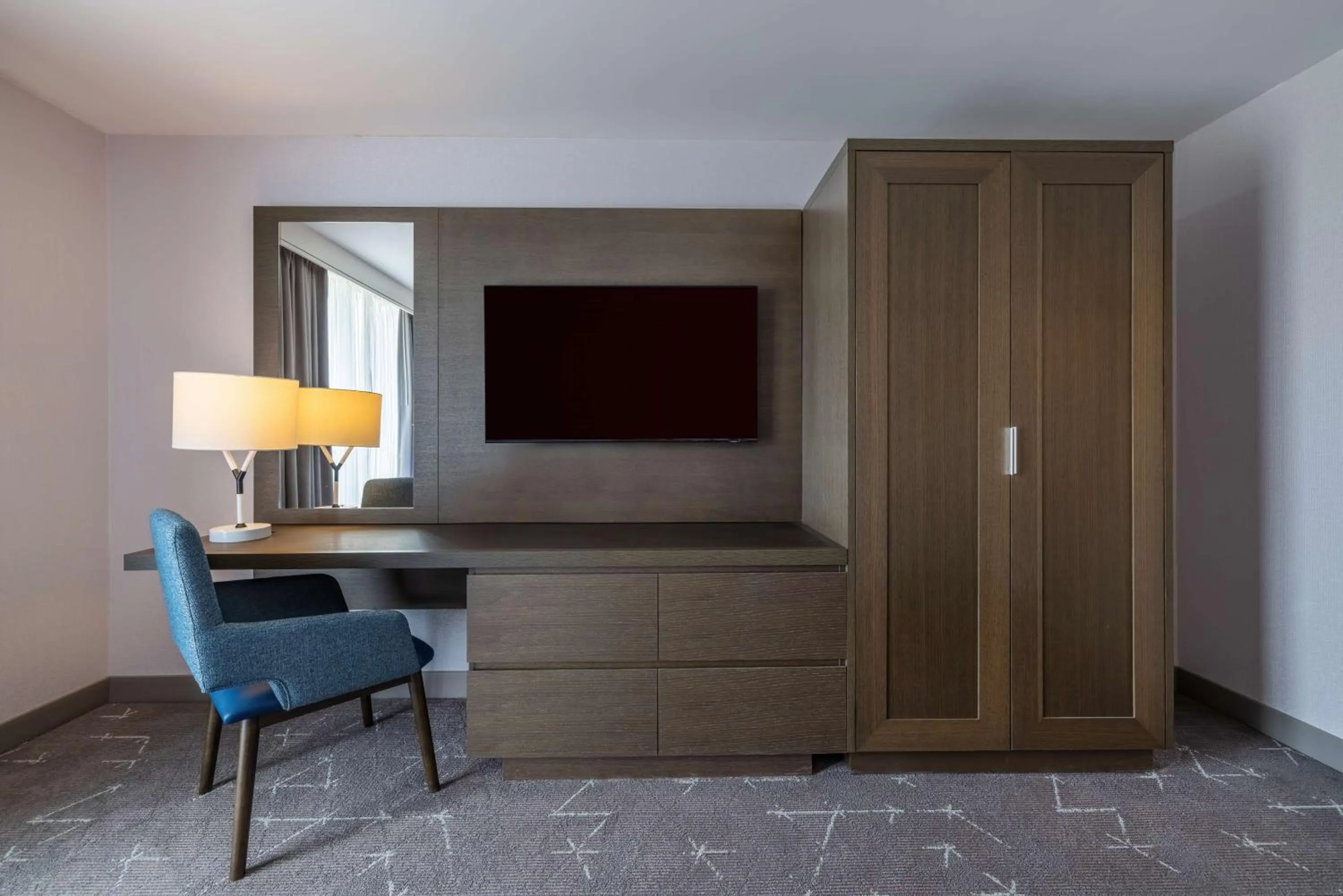 Bedroom in Embassy Suites by Hilton Tulsa I-44