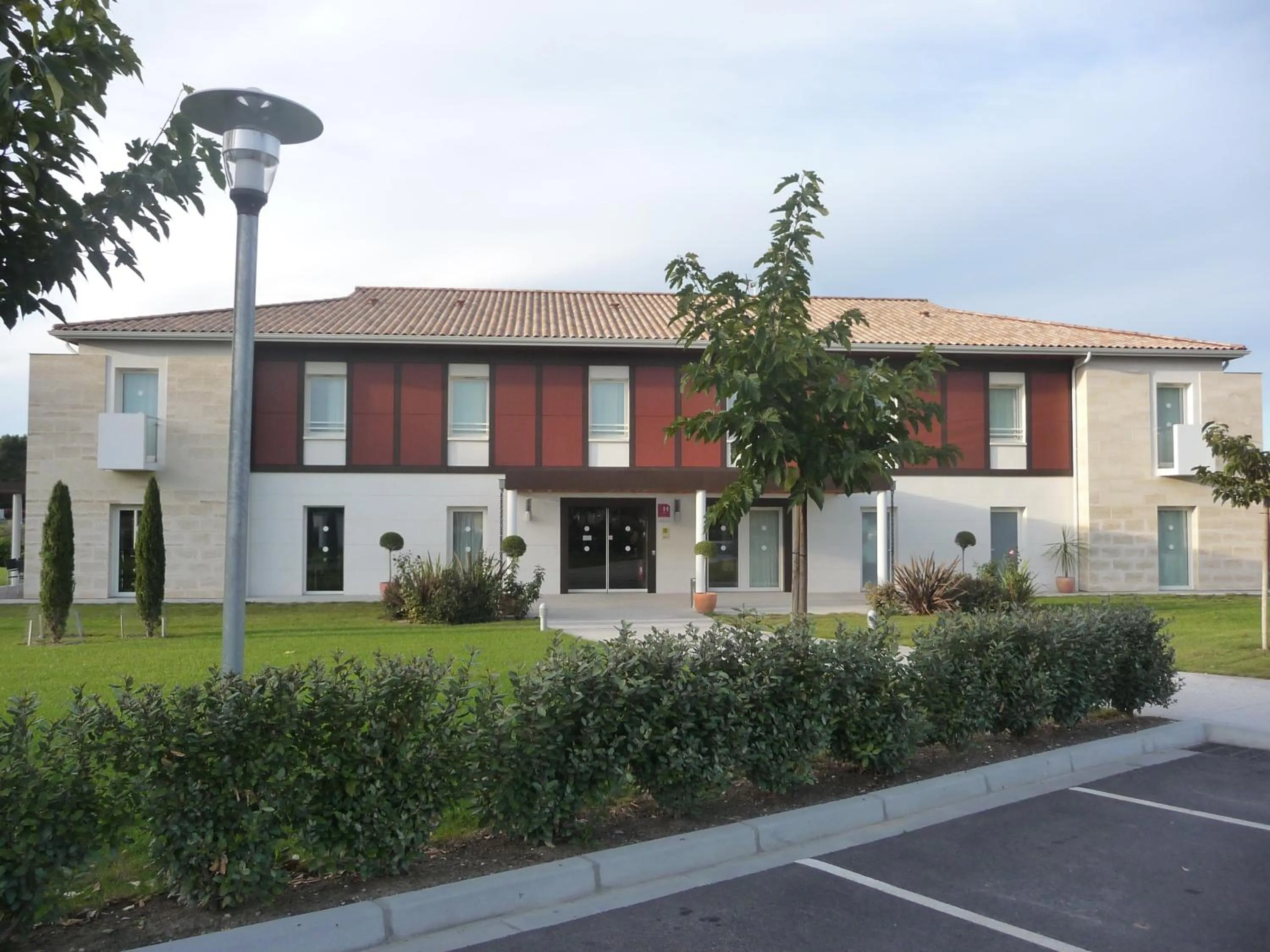 Facade/entrance in Hotel Alienor