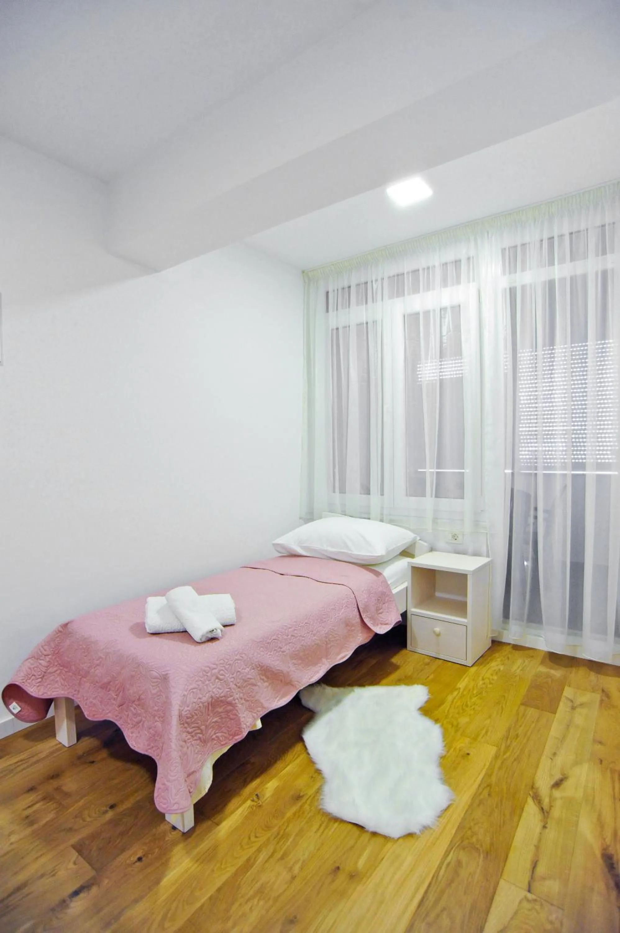 Balcony/Terrace, Bed in Apartment Domalu Old Town