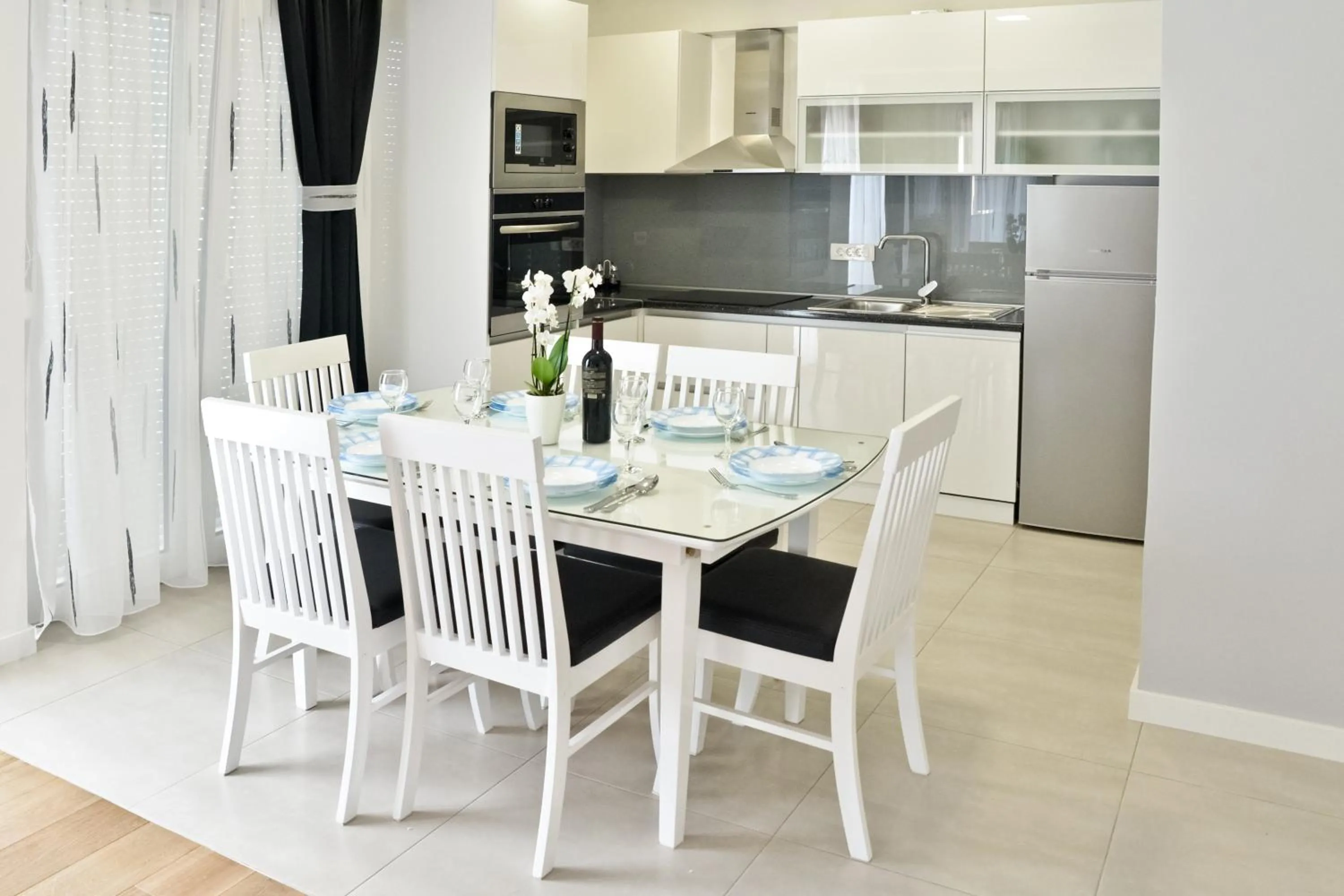 Kitchen or kitchenette in Apartment Domalu Old Town