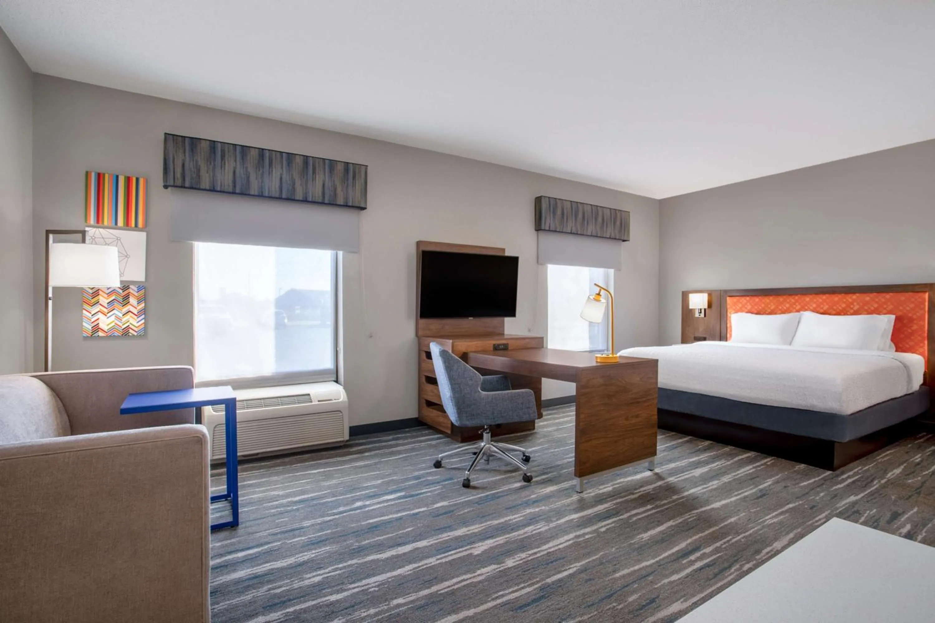 Bedroom, Bed in Hampton Inn & Suites Muncie