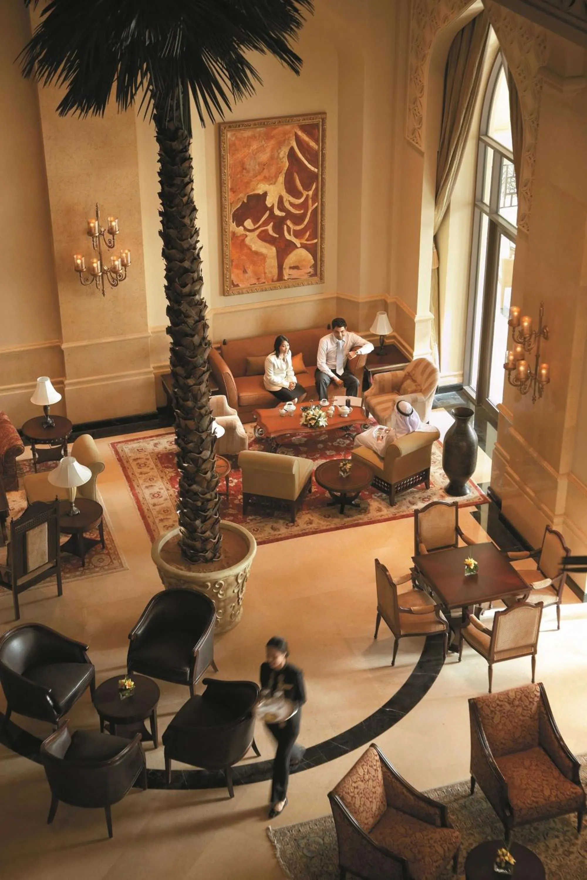 Lounge or bar in Shangri-La Qaryat Al Beri, Abu Dhabi