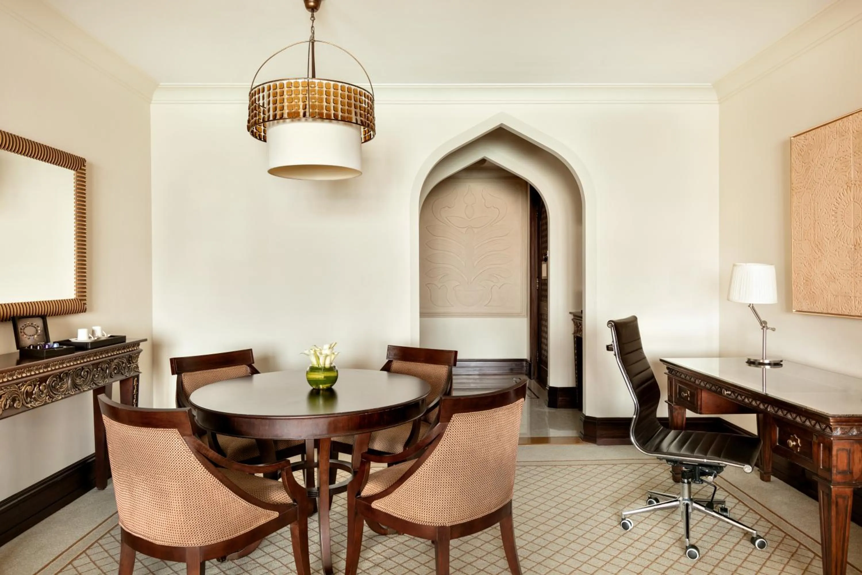 Living room in Shangri-La Qaryat Al Beri, Abu Dhabi