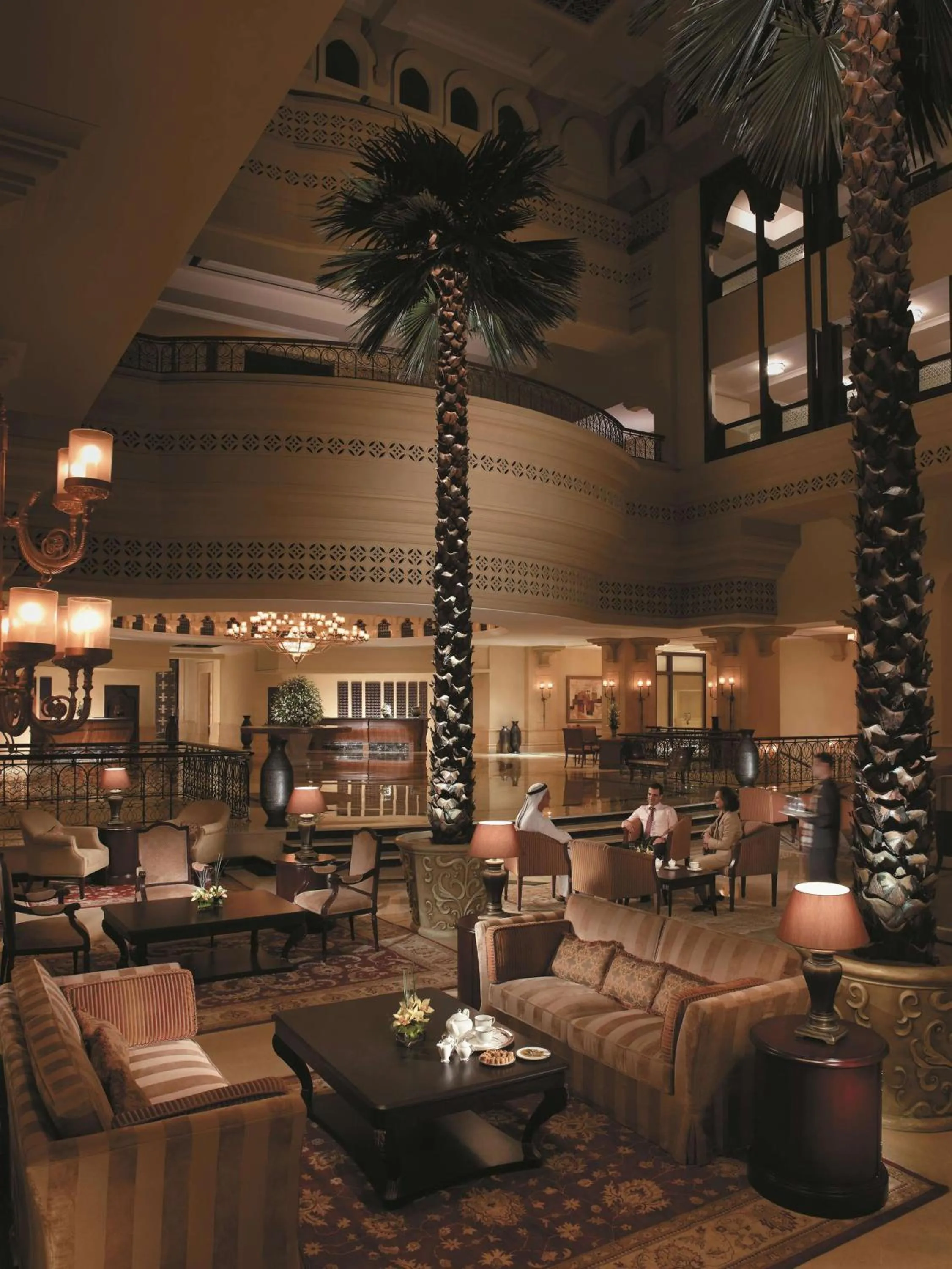 Lounge or bar in Shangri-La Qaryat Al Beri, Abu Dhabi