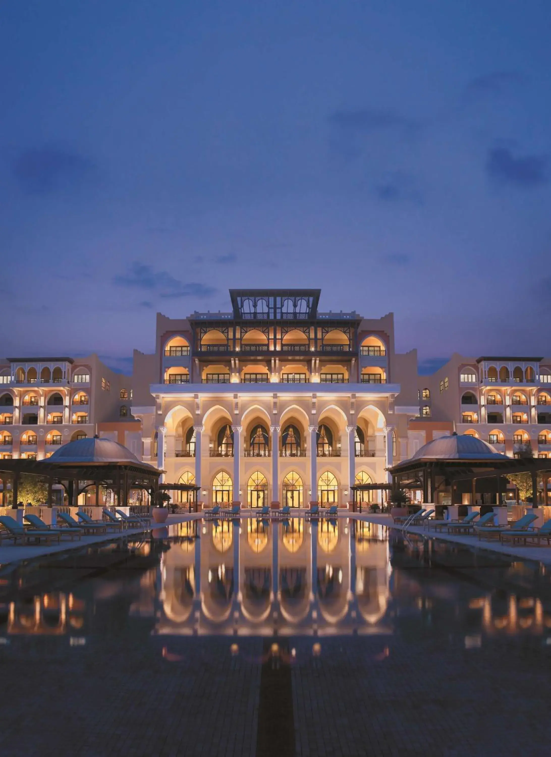 Property building in Shangri-La Qaryat Al Beri, Abu Dhabi Property building in Shangri-La Qaryat Al Beri, Abu Dhabi