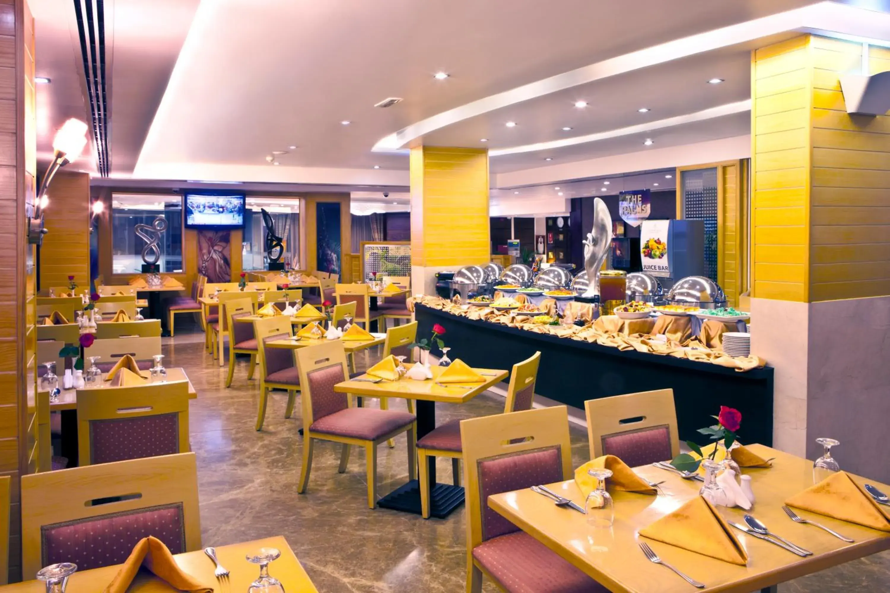Restaurant/places to eat in Landmark Riqqa Hotel Restaurant/places to eat in Landmark Riqqa Hotel