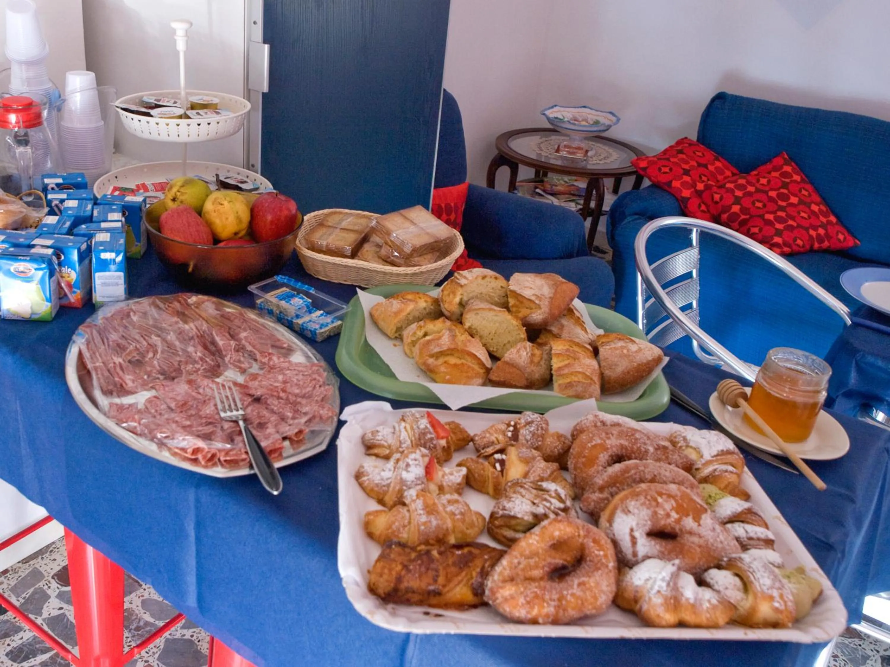 Breakfast in Bouganville House