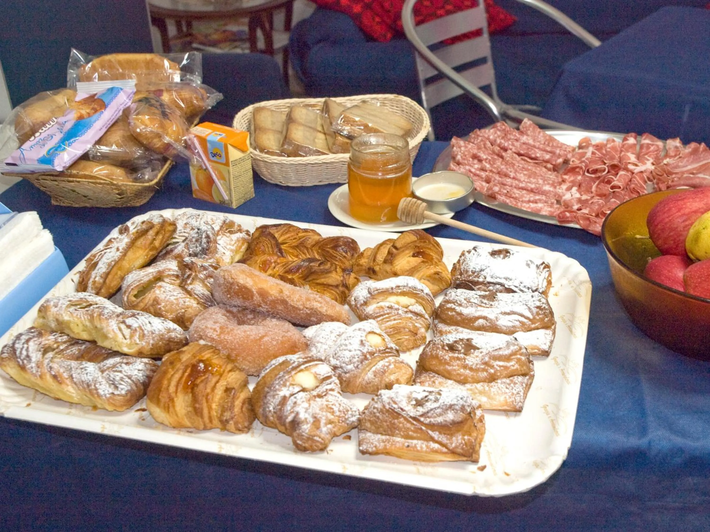 Breakfast in Bouganville House