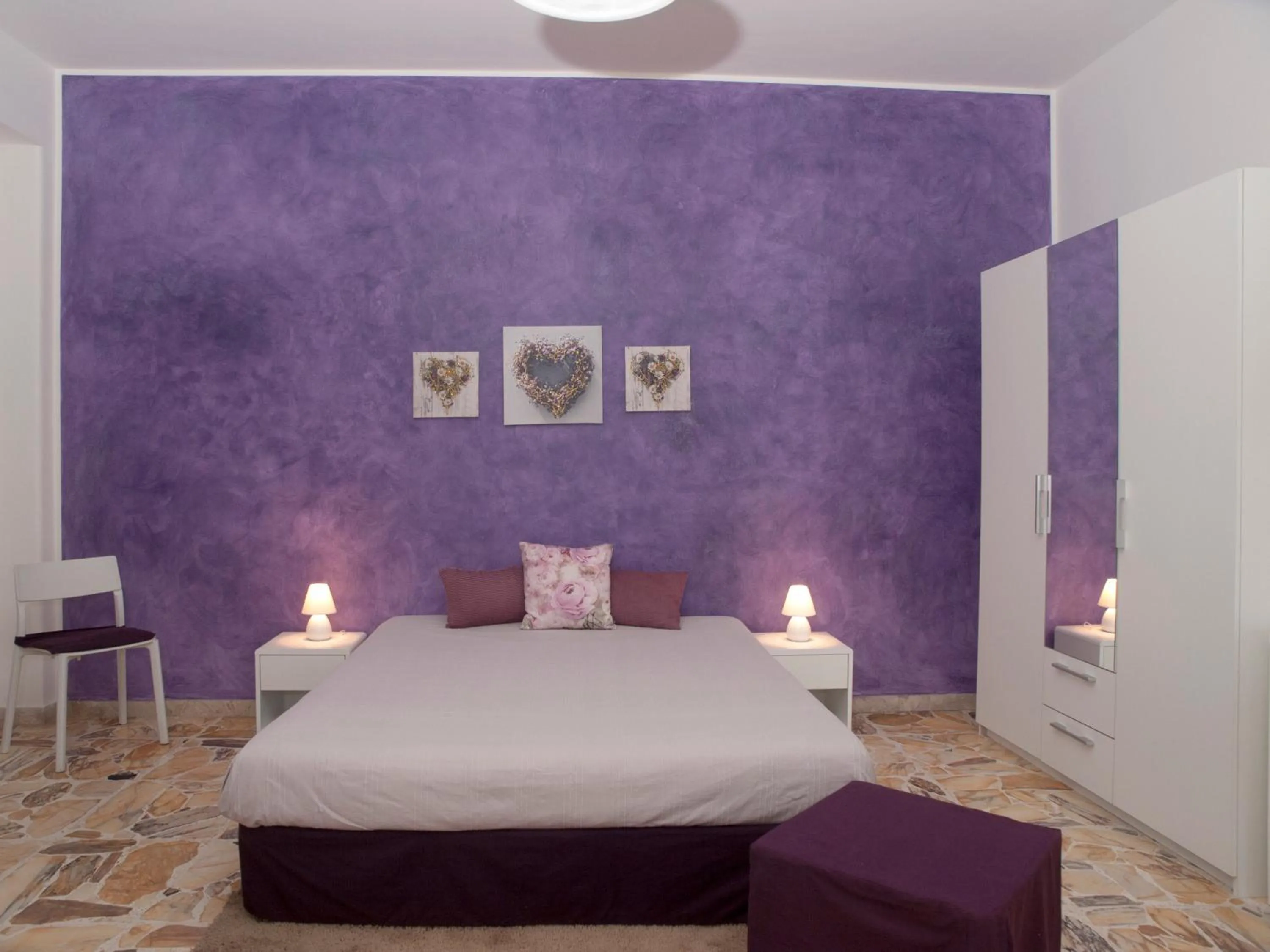 Photo of the whole room, Bed in Bouganville House