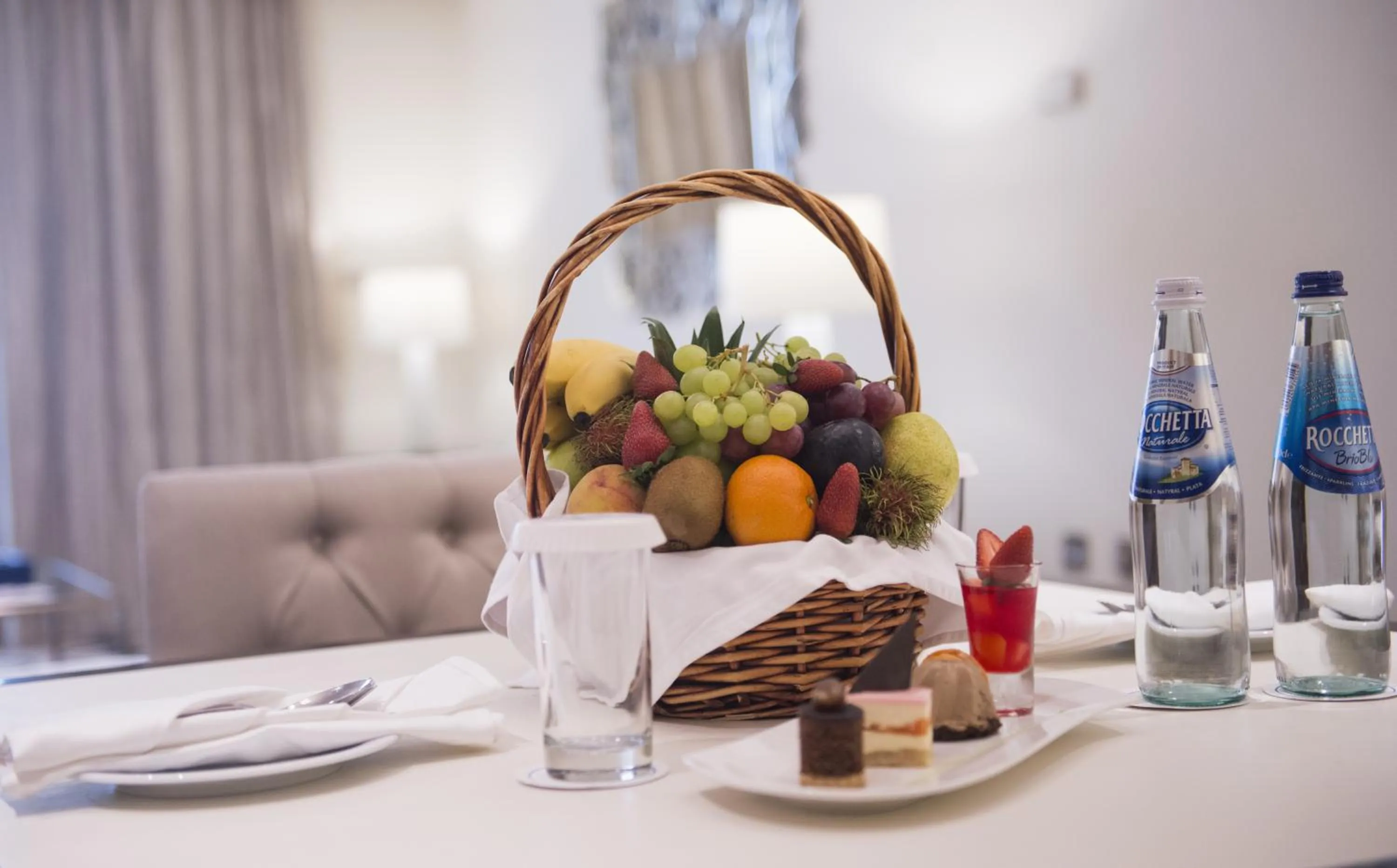 Food and drinks in Mirfa Hotel