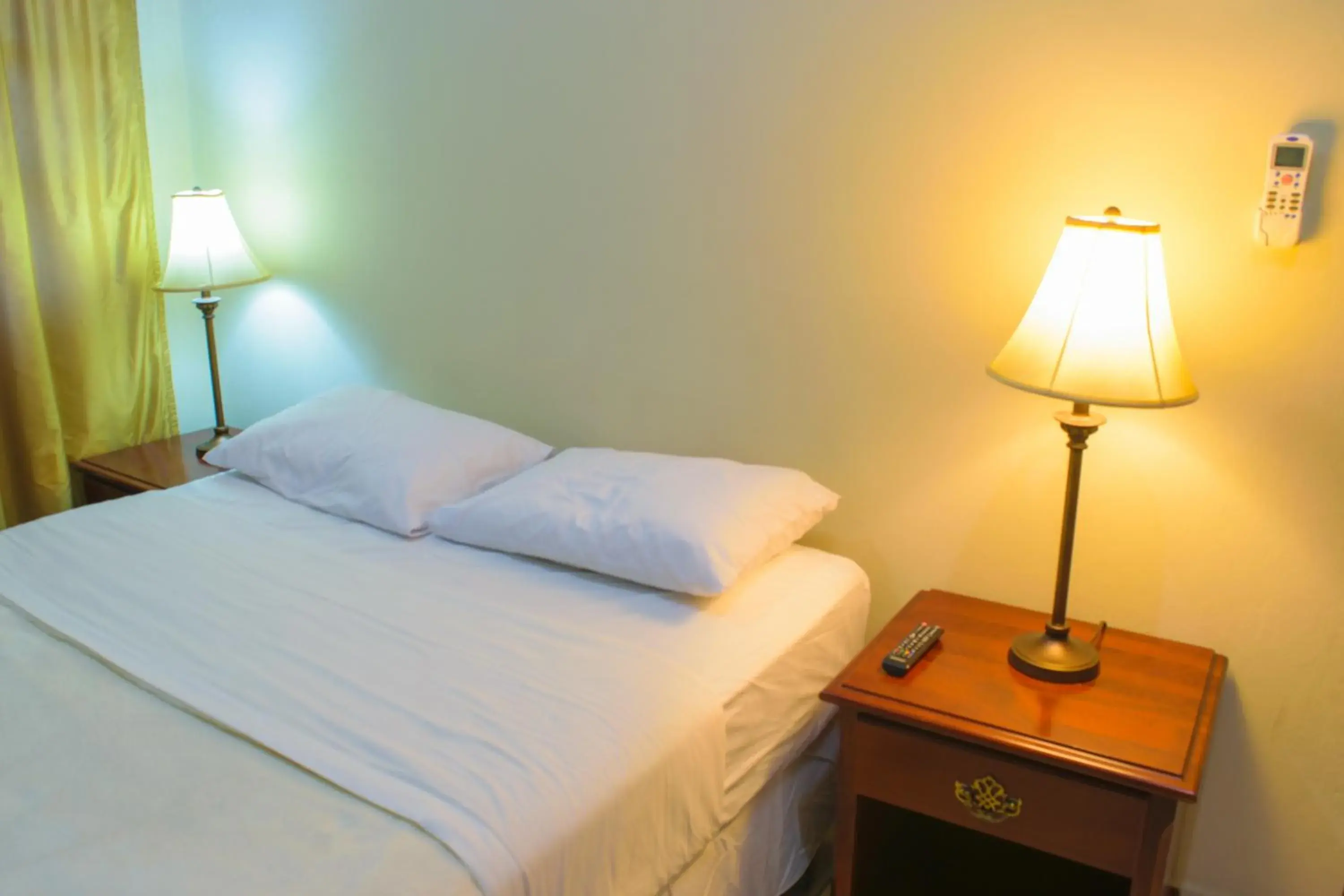 Double Room with Private Bathroom in Hotel Fontana Double Room with Private Bathroom in Hotel Fontana