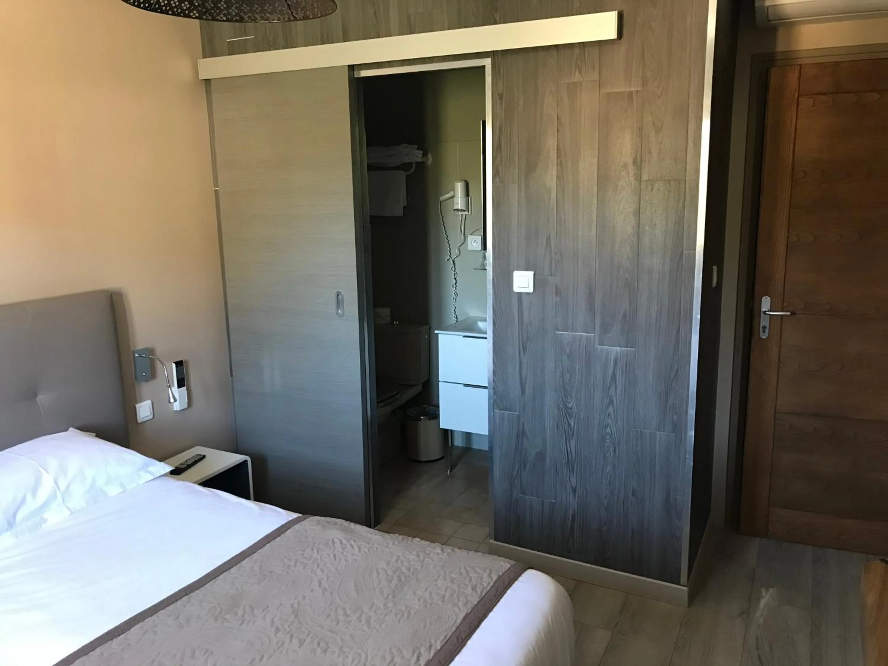 Bed in Auberge le Montana