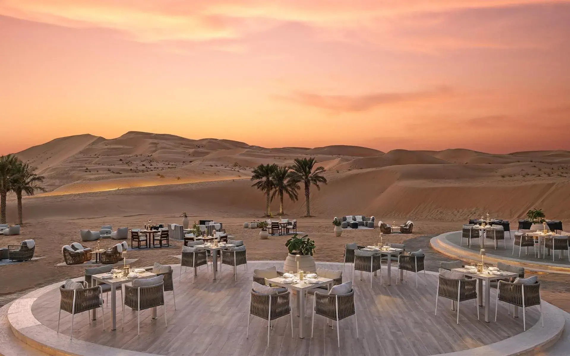 Restaurant/places to eat in Anantara Qasr al Sarab Desert Resort Restaurant/places to eat in Anantara Qasr al Sarab Desert Resort
