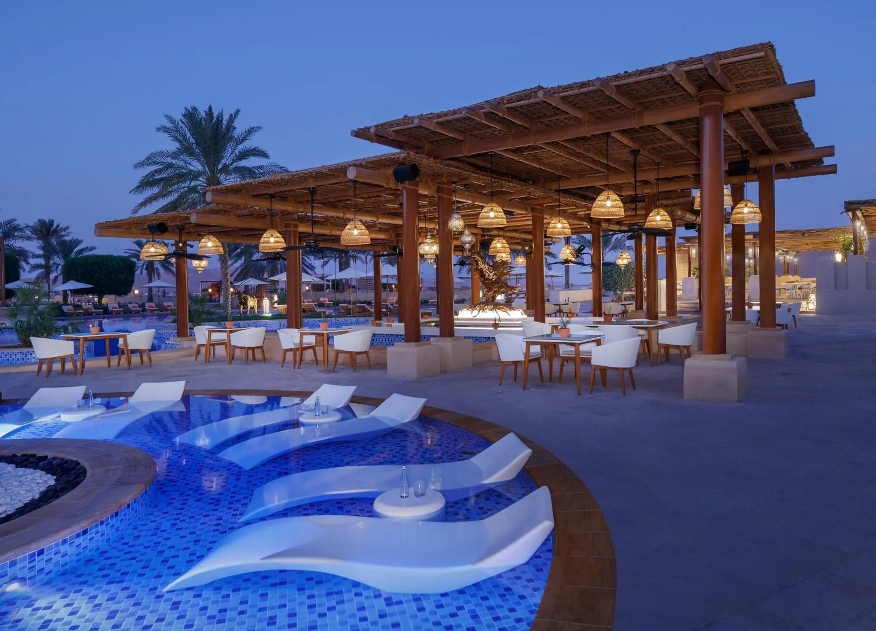 Swimming pool in Anantara Qasr al Sarab Desert Resort Swimming pool in Anantara Qasr al Sarab Desert Resort