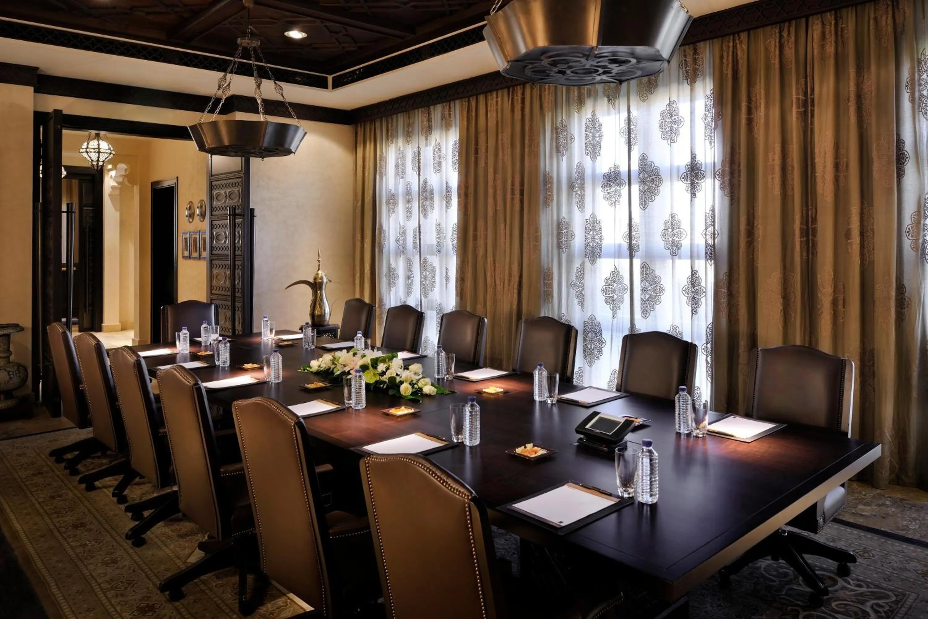 Business facilities in Anantara Qasr al Sarab Desert Resort