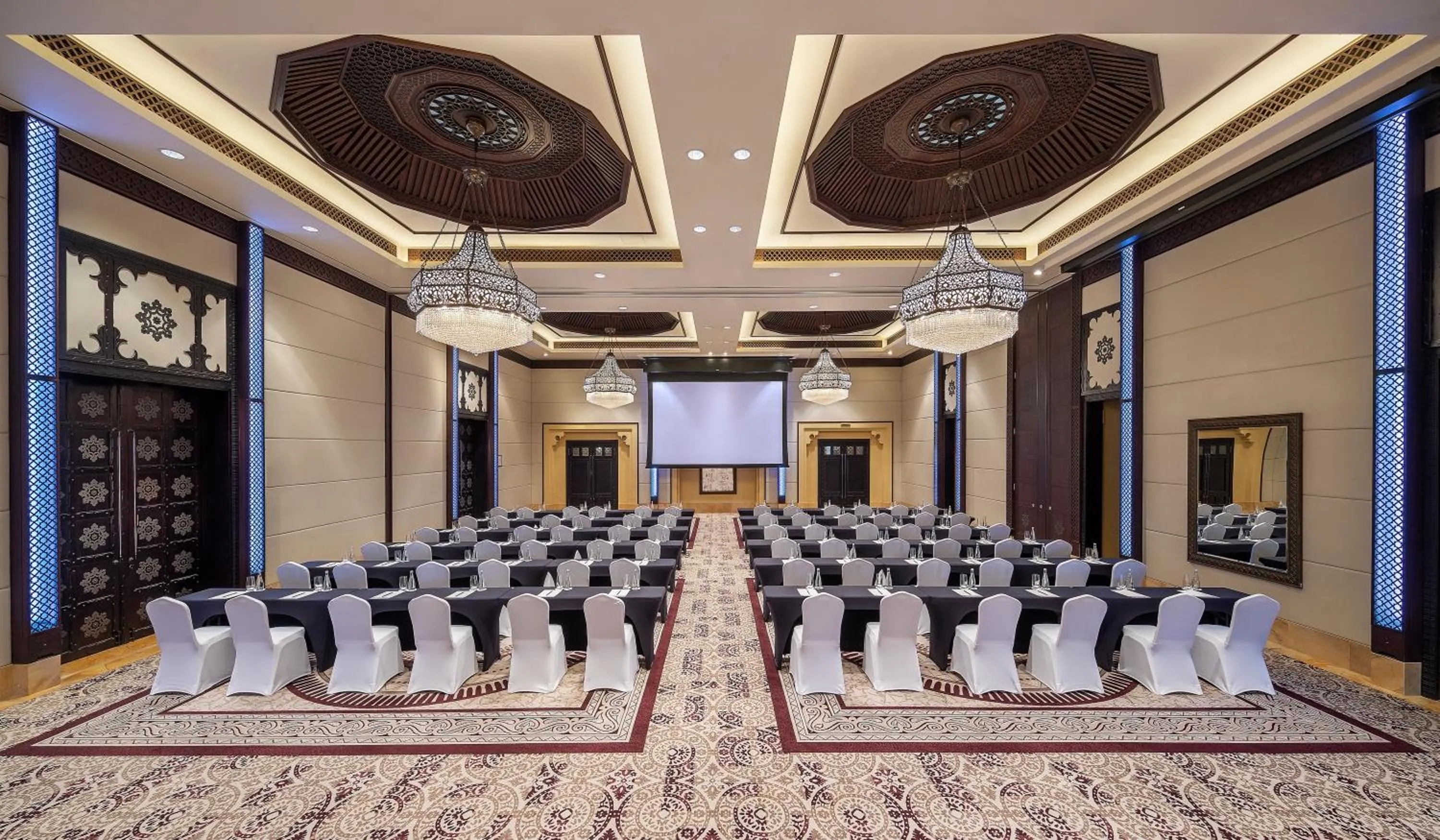 Meeting/conference room in Anantara Qasr al Sarab Desert Resort
