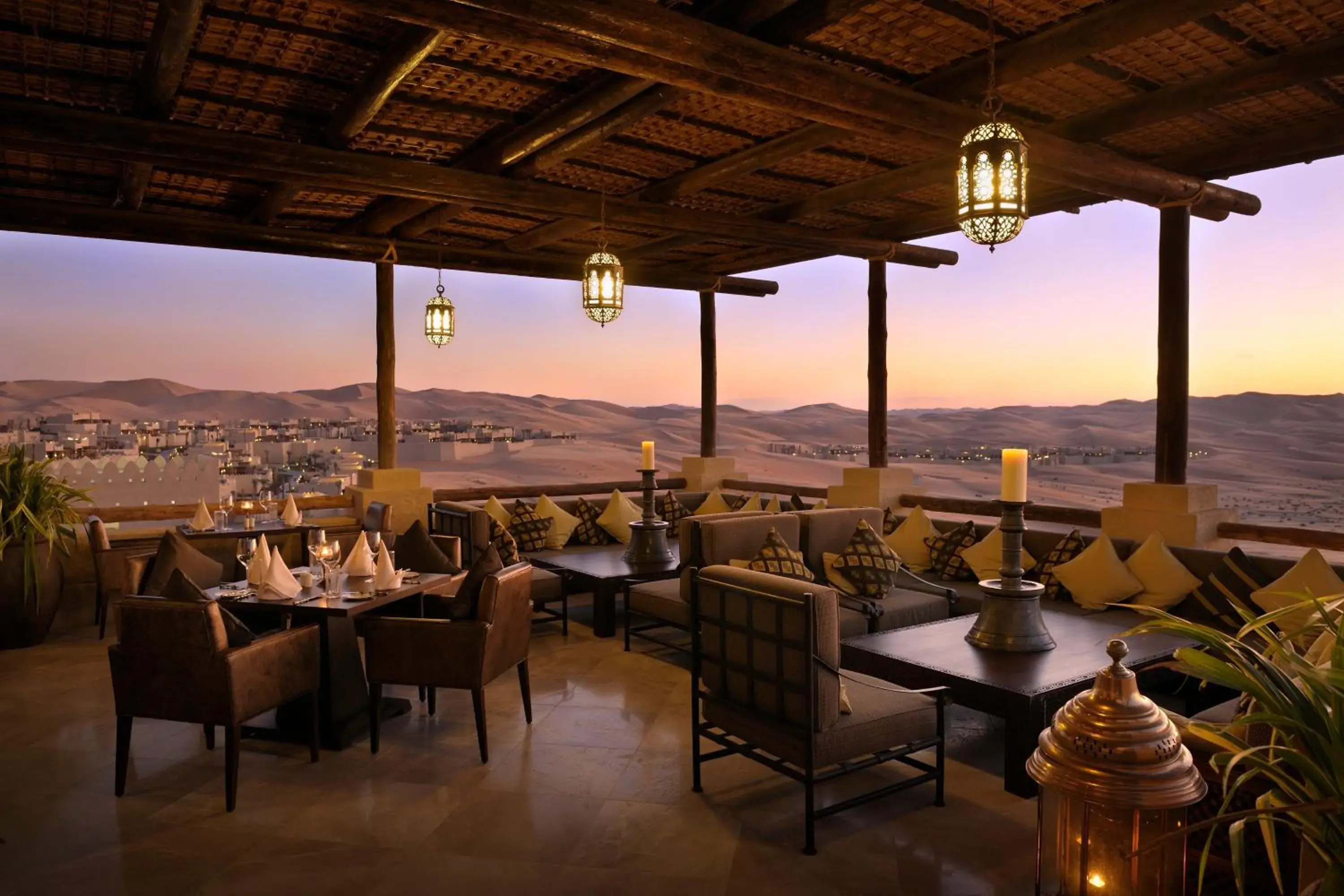 Restaurant/places to eat in Anantara Qasr al Sarab Desert Resort Restaurant/places to eat in Anantara Qasr al Sarab Desert Resort