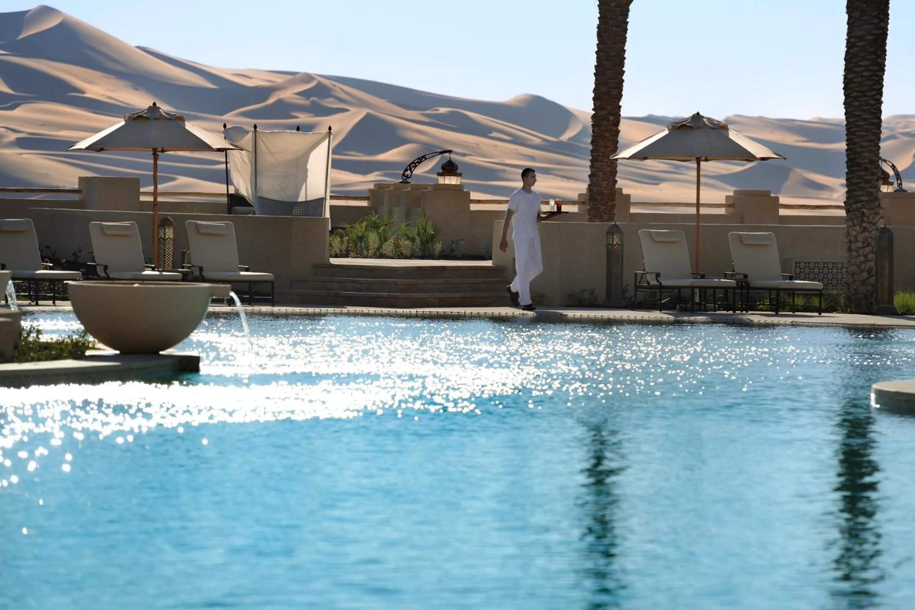 Swimming pool in Anantara Qasr al Sarab Desert Resort