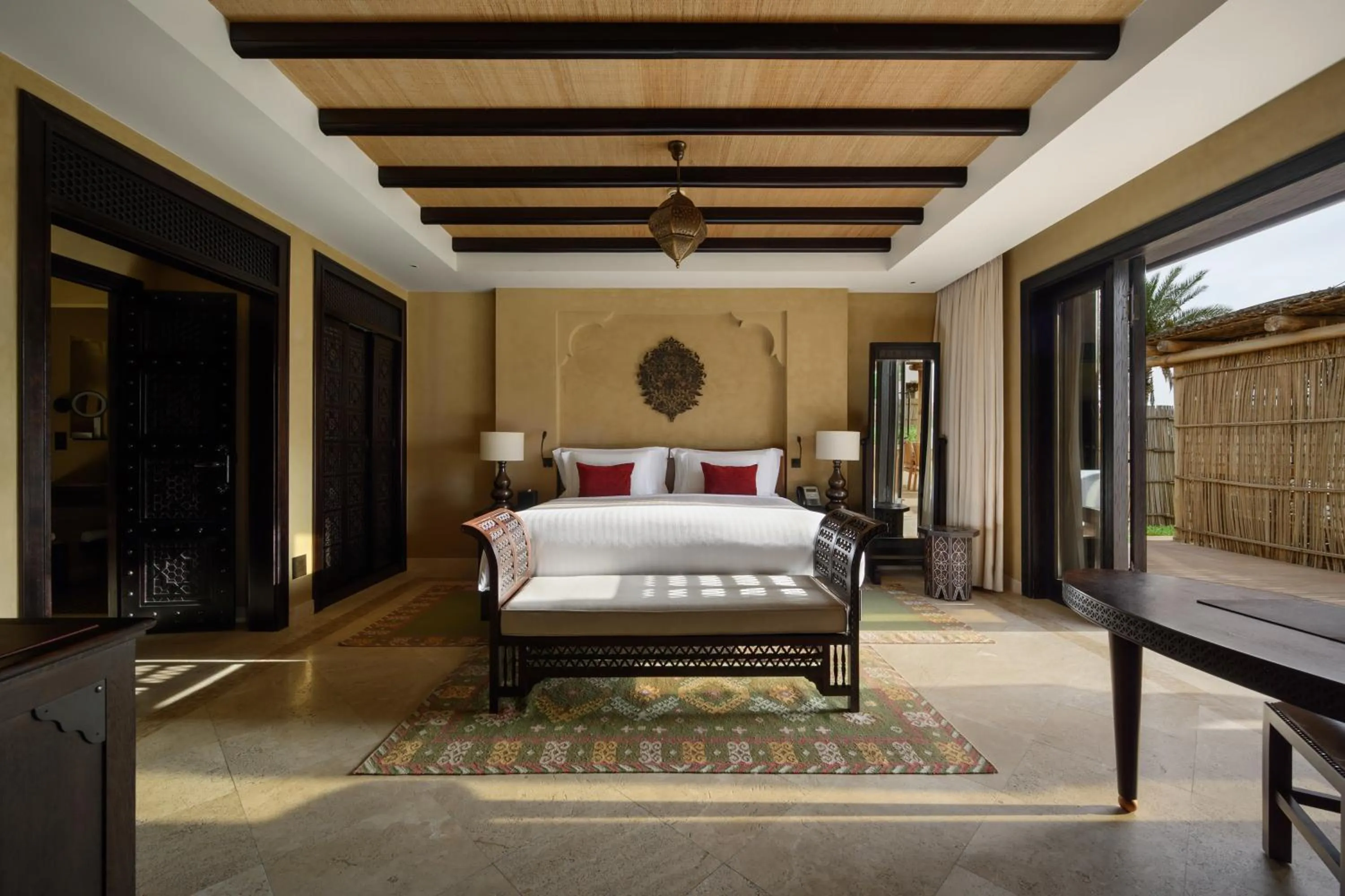 Bedroom, Bed in Anantara Qasr al Sarab Desert Resort