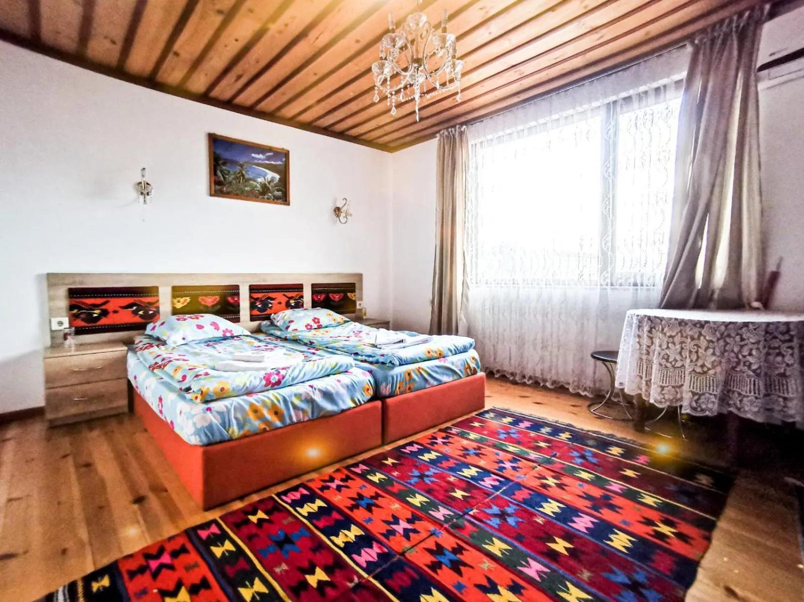 Photo of the whole room in Hotel Alikante