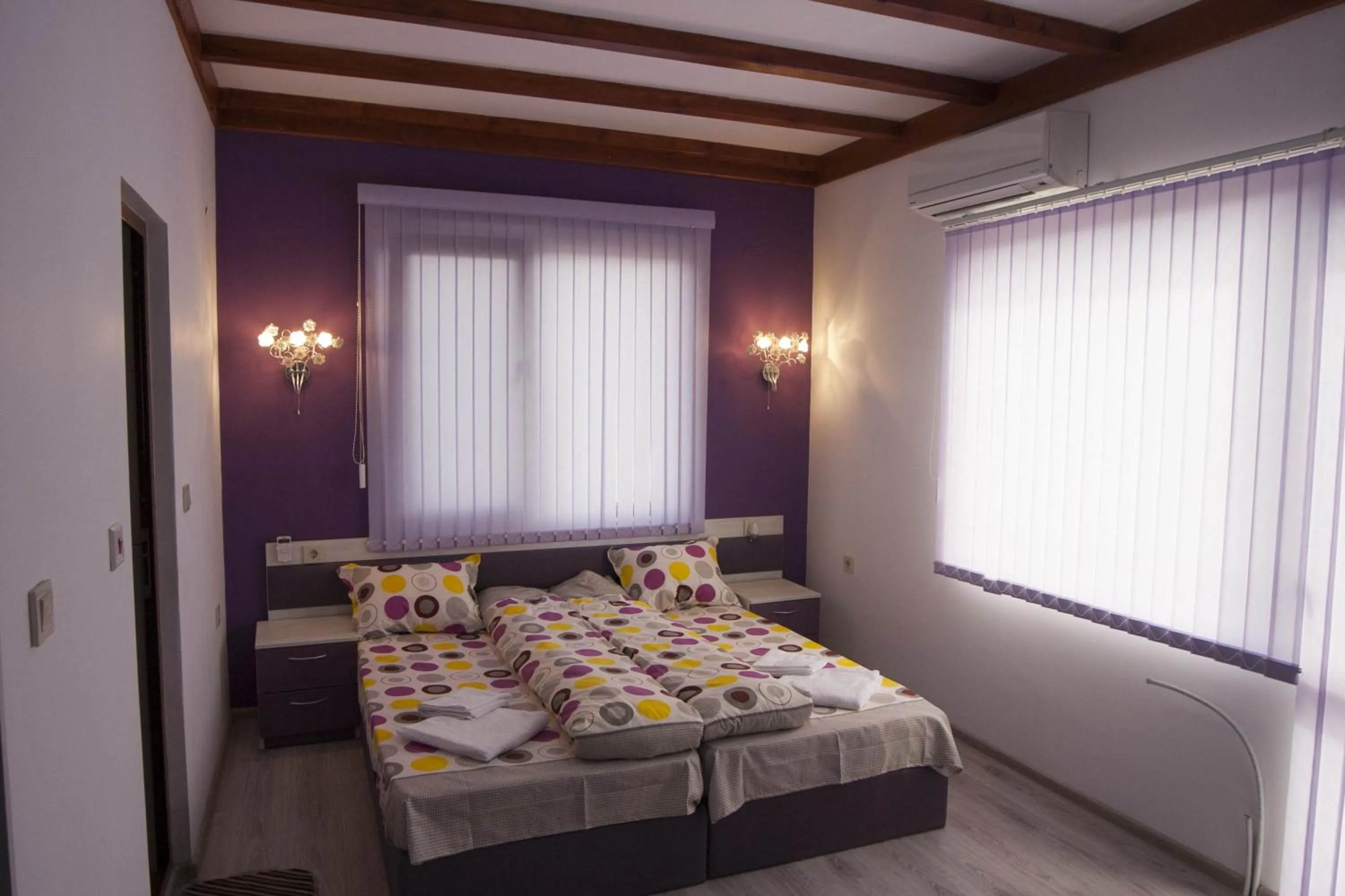 Photo of the whole room in Hotel Alikante