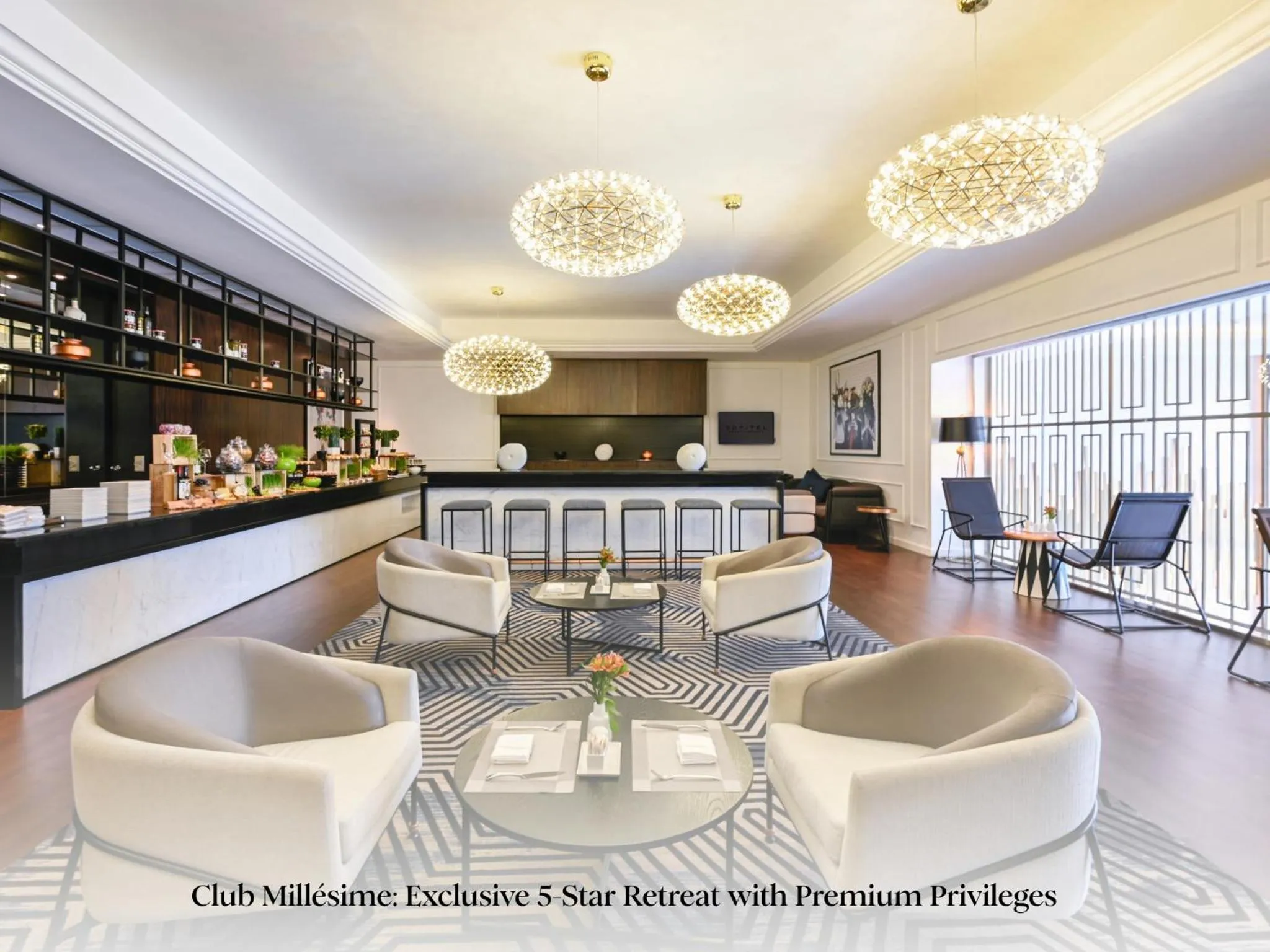 Lounge or bar in Sofitel Dubai Jumeirah Beach