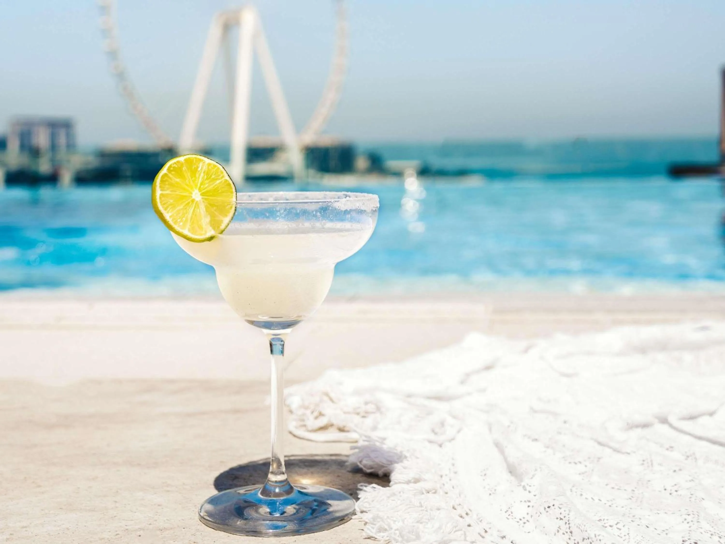 Lounge or bar in Sofitel Dubai Jumeirah Beach