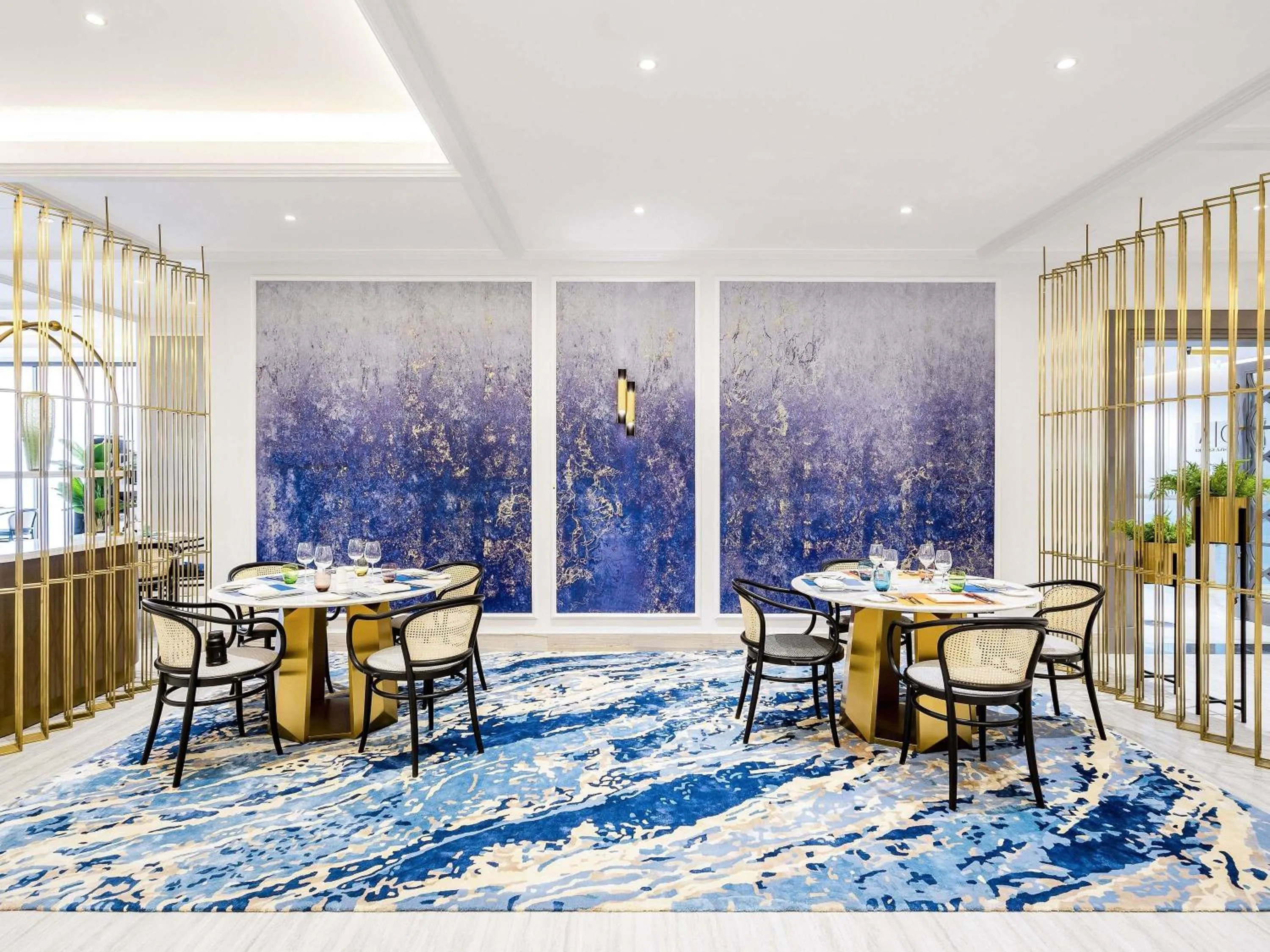 Restaurant/places to eat in Sofitel Dubai Jumeirah Beach