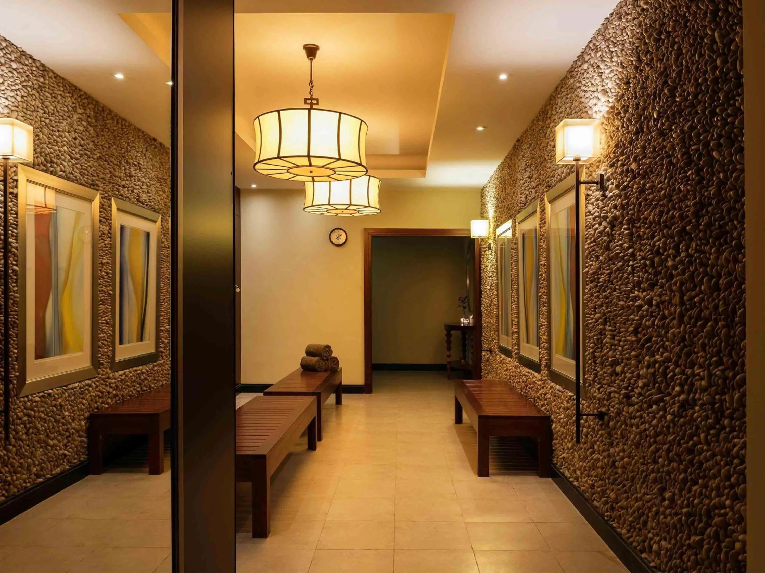 Spa and wellness centre/facilities, Bed in Sofitel Dubai Jumeirah Beach